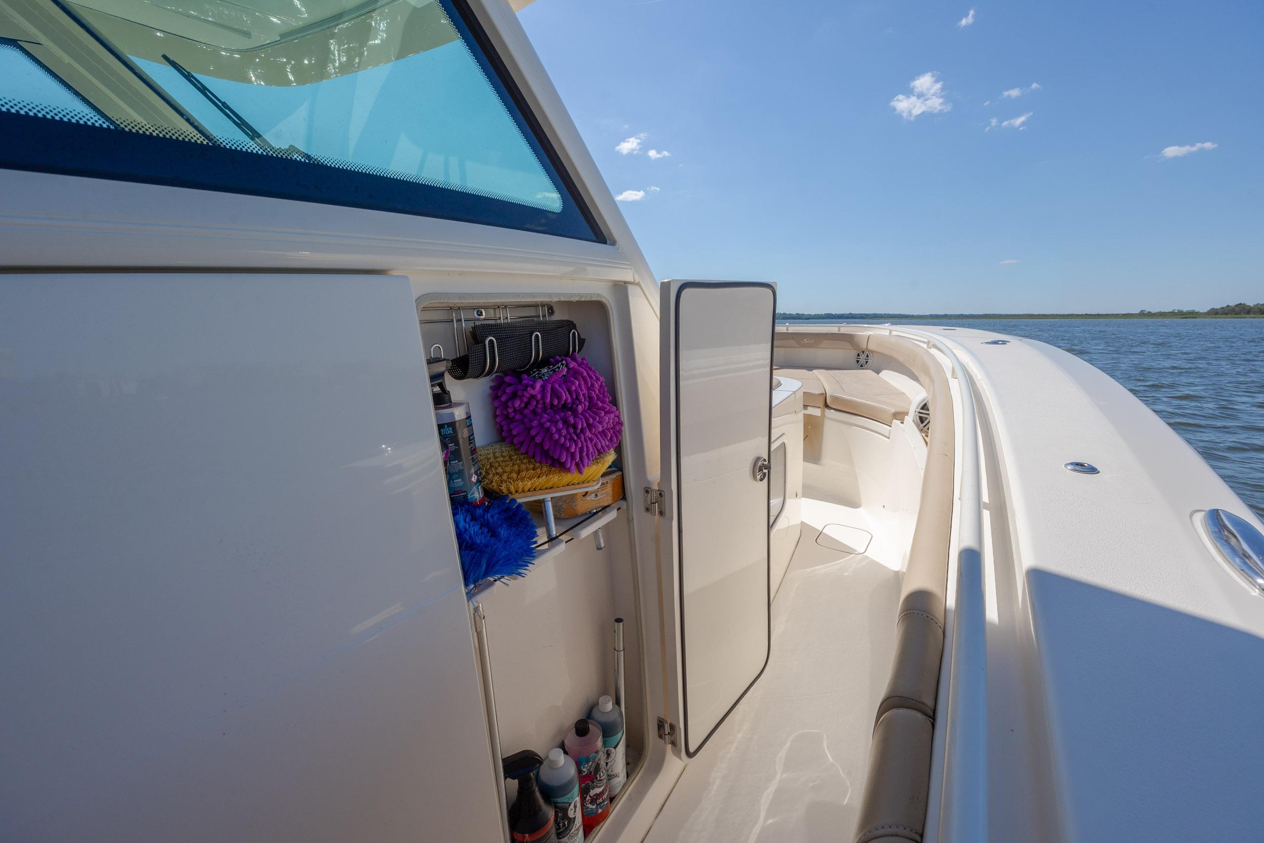 2019 Scout 355 LXF - thumbnail 28