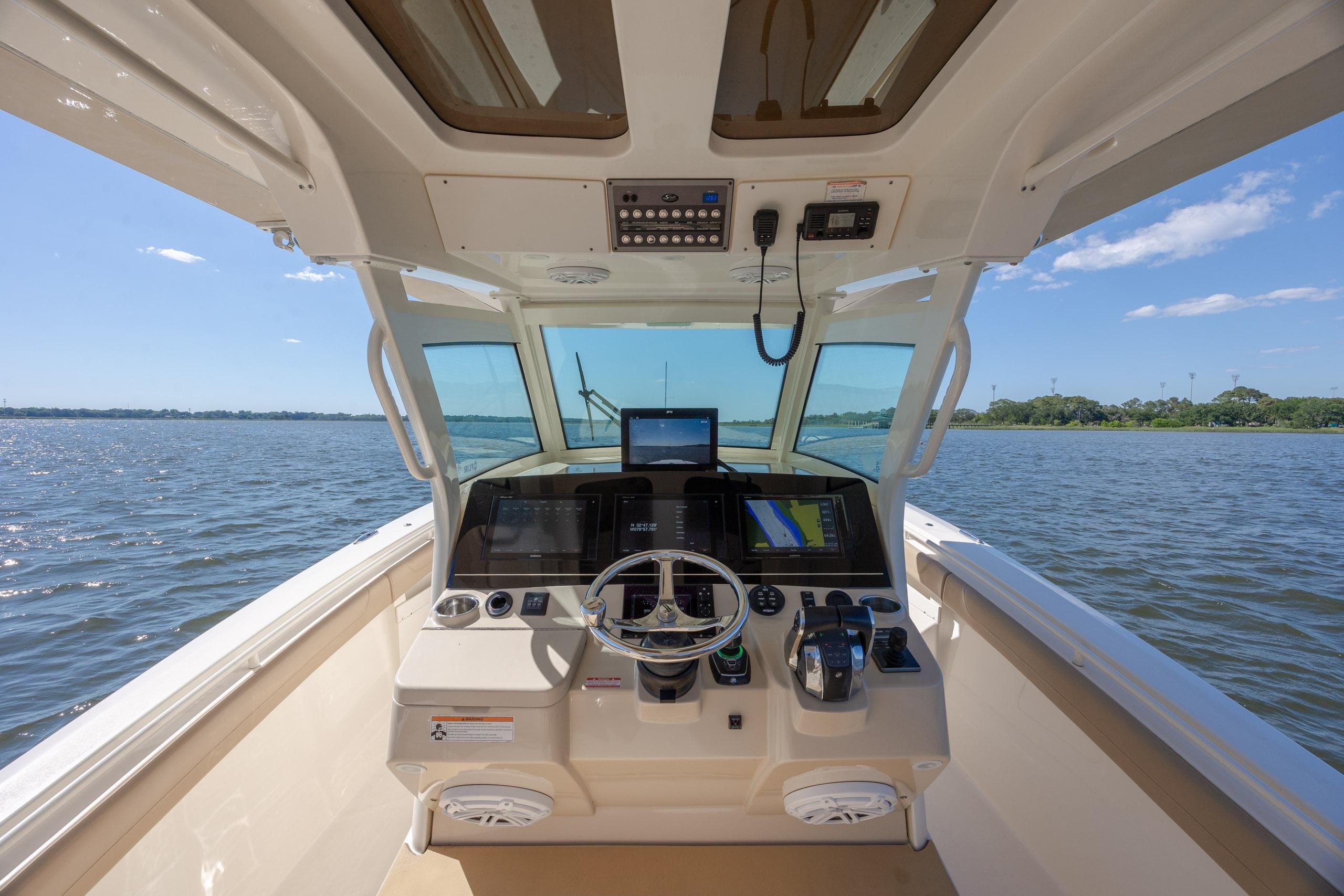 2019 Scout 355 LXF - thumbnail 21