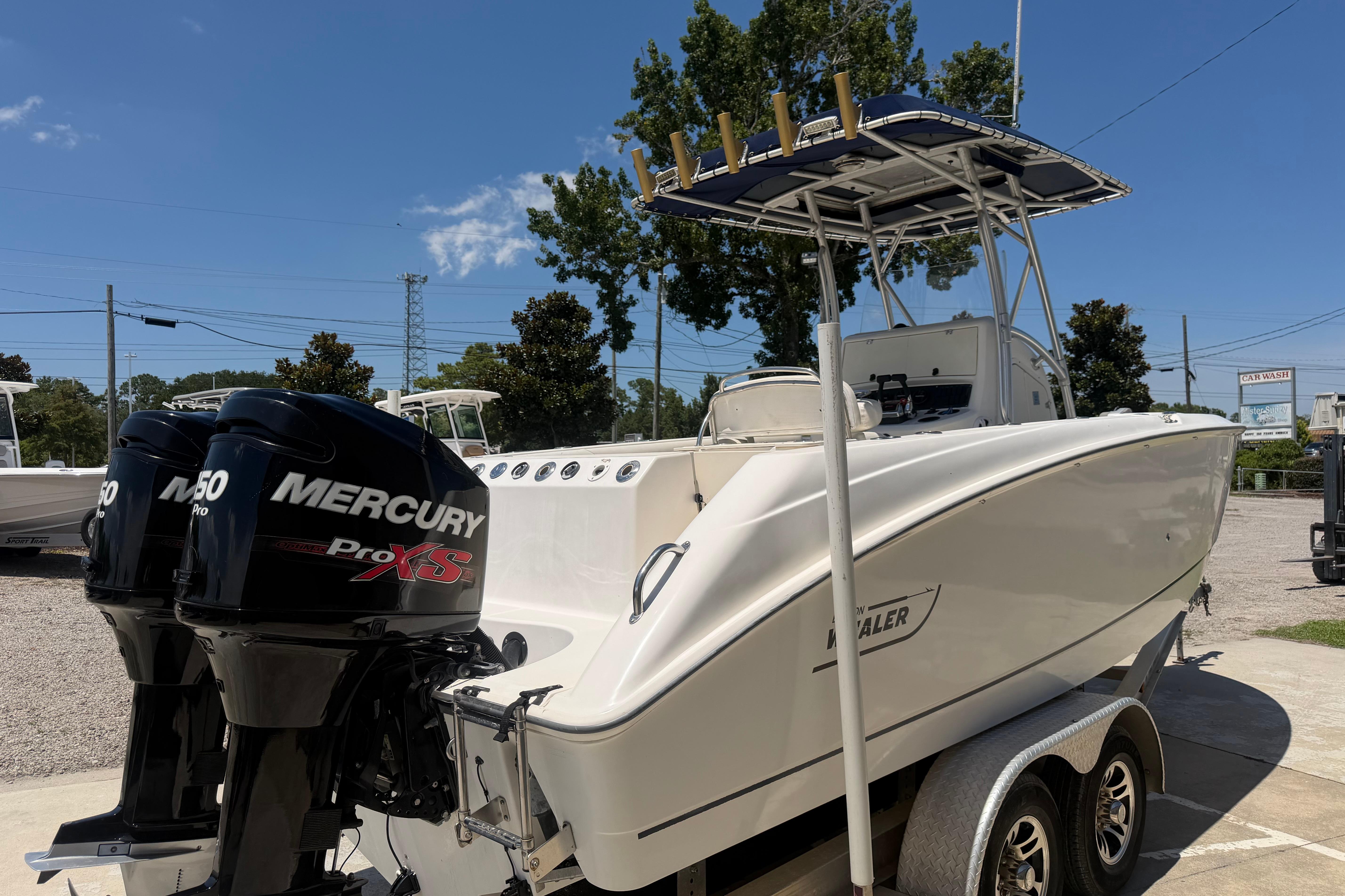 2003 Boston Whaler 240 Outrage - thumbnail 5