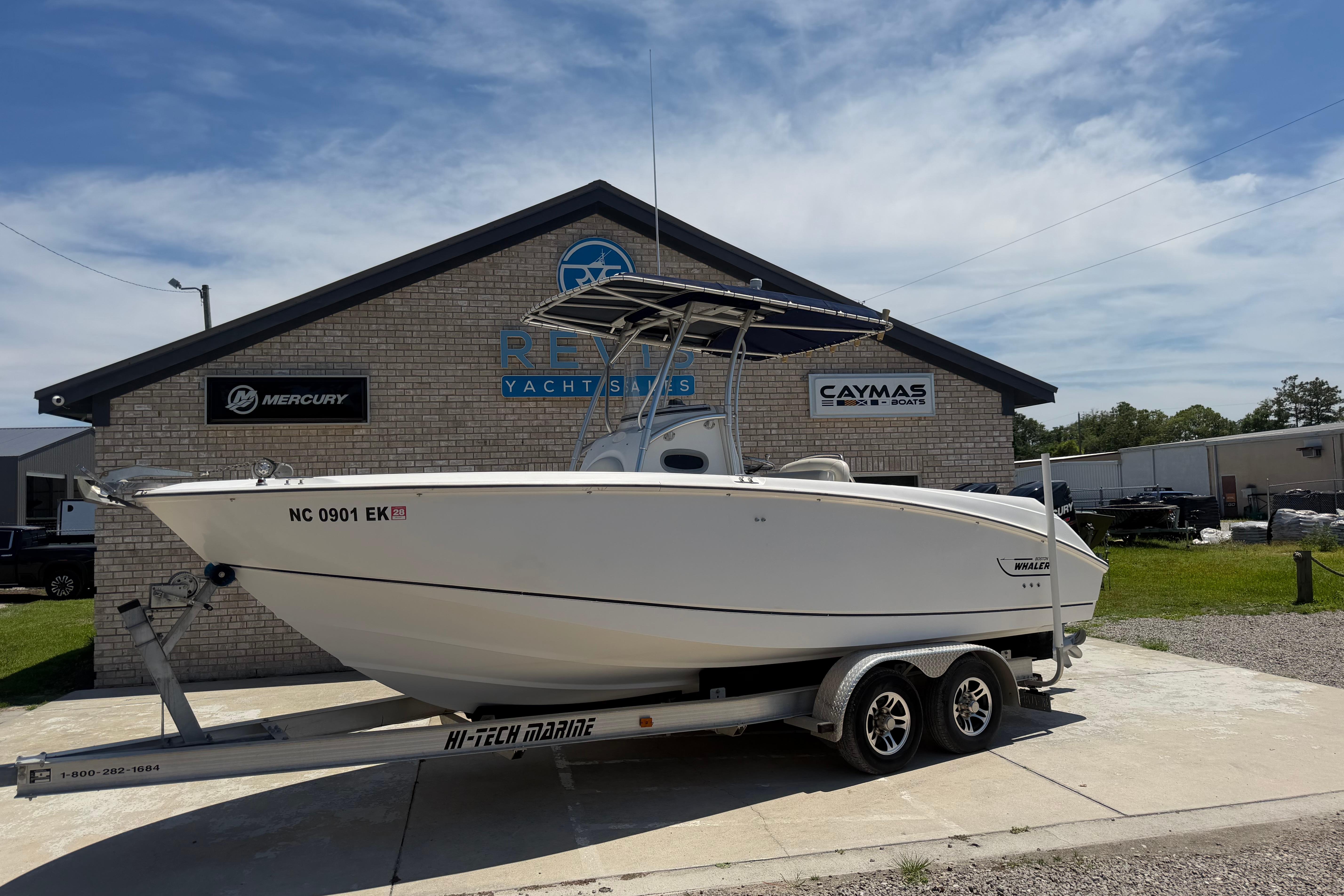 2003 Boston Whaler 240 Outrage - thumbnail 2