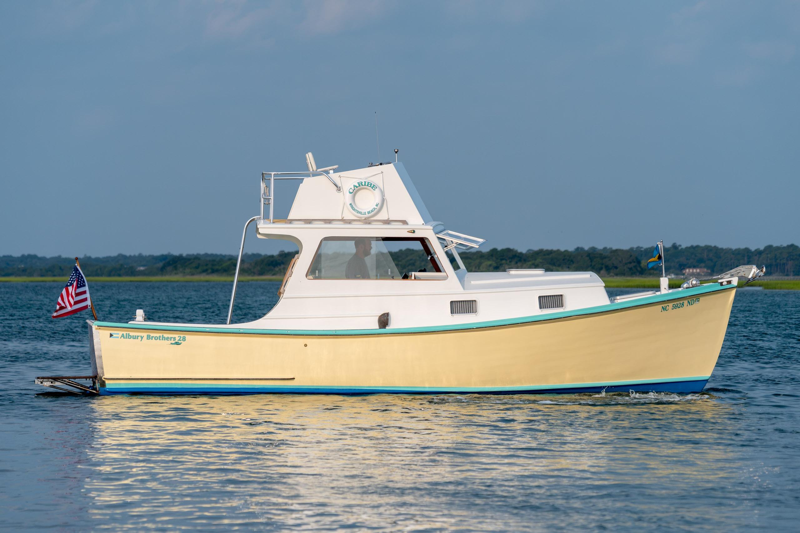 1958 Custom Albury Brothers 28 Flybridge - thumbnail 4