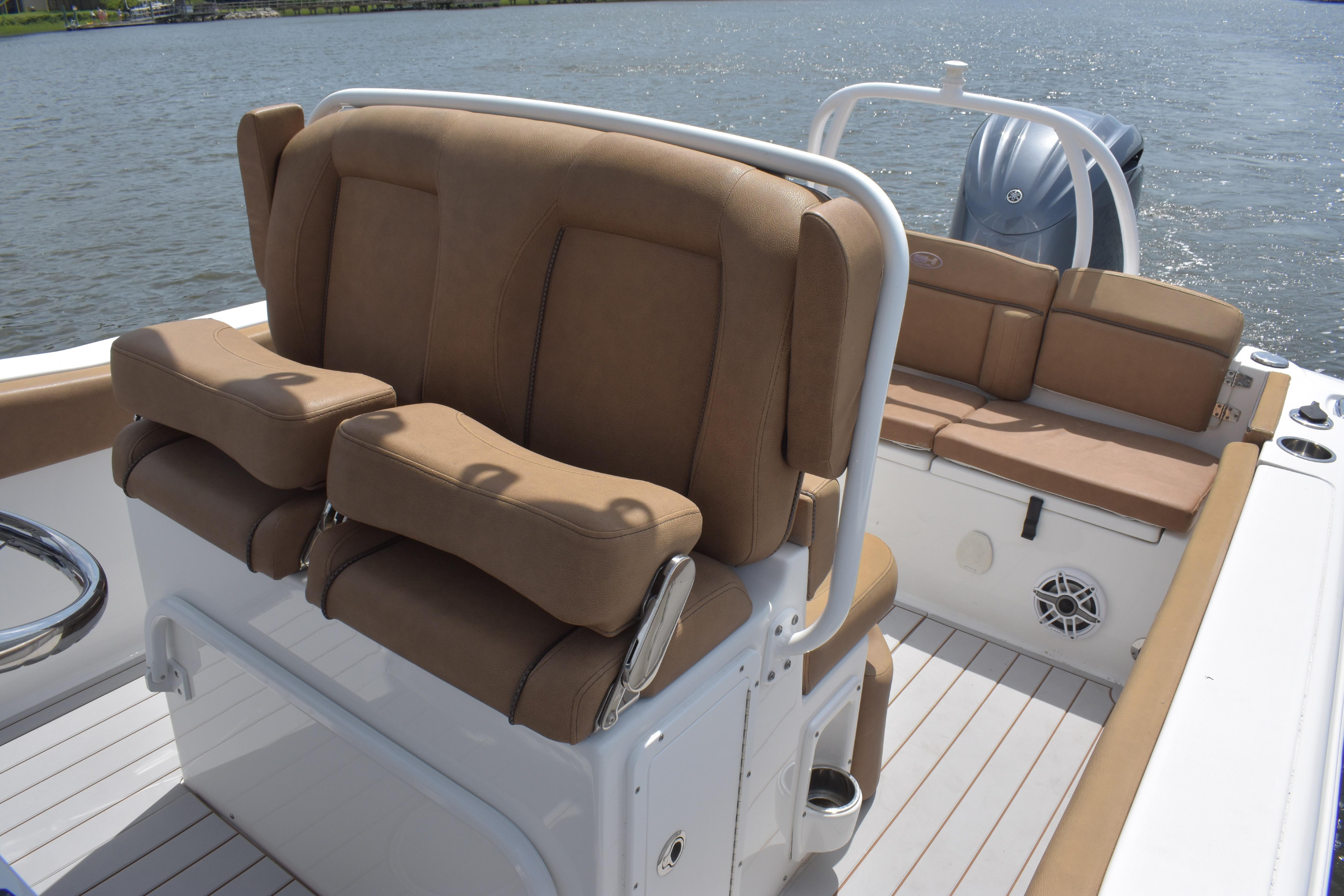 2022 Sea Hunt Ultra 239 SE - thumbnail 19