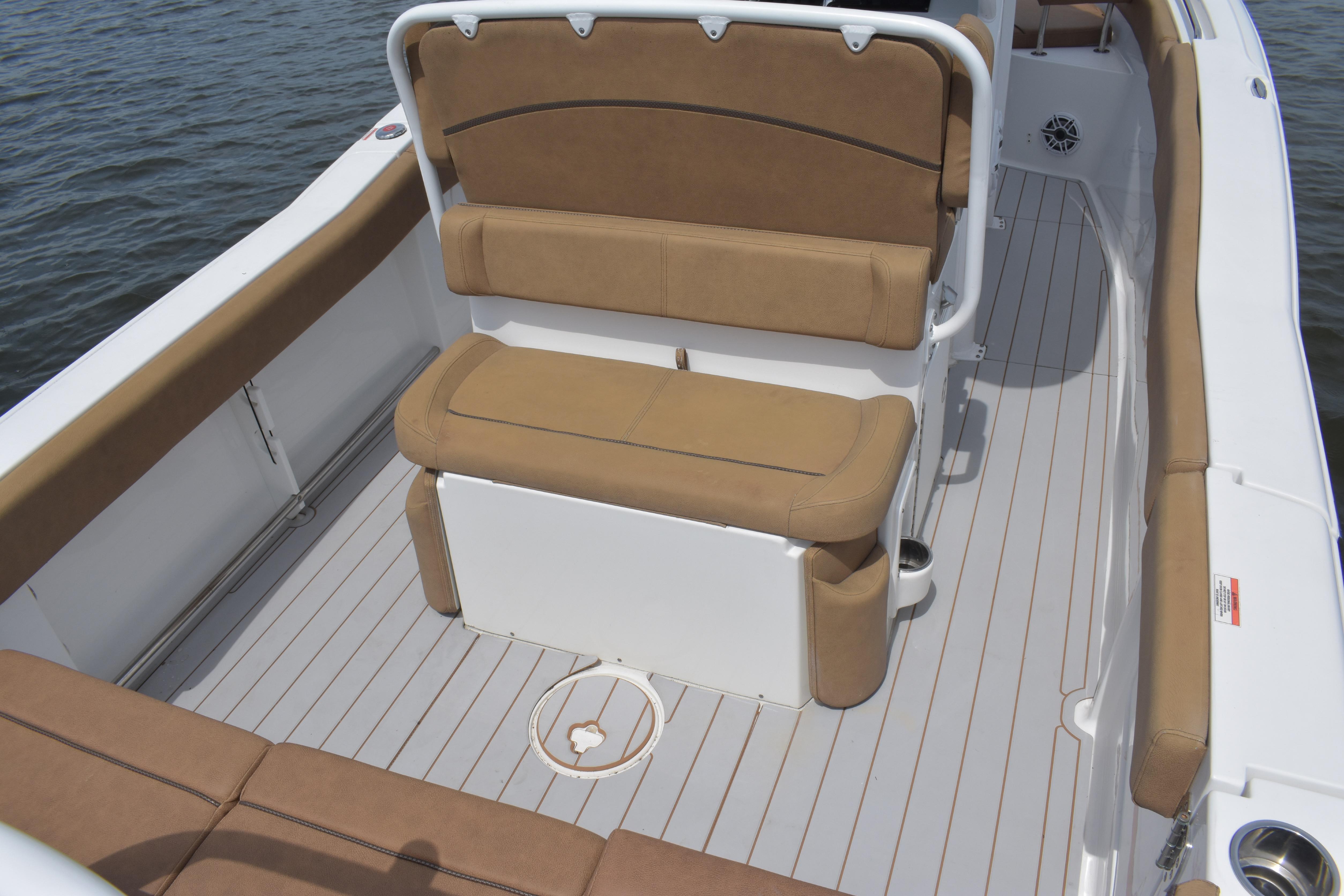 2022 Sea Hunt Ultra 239 SE - thumbnail 21