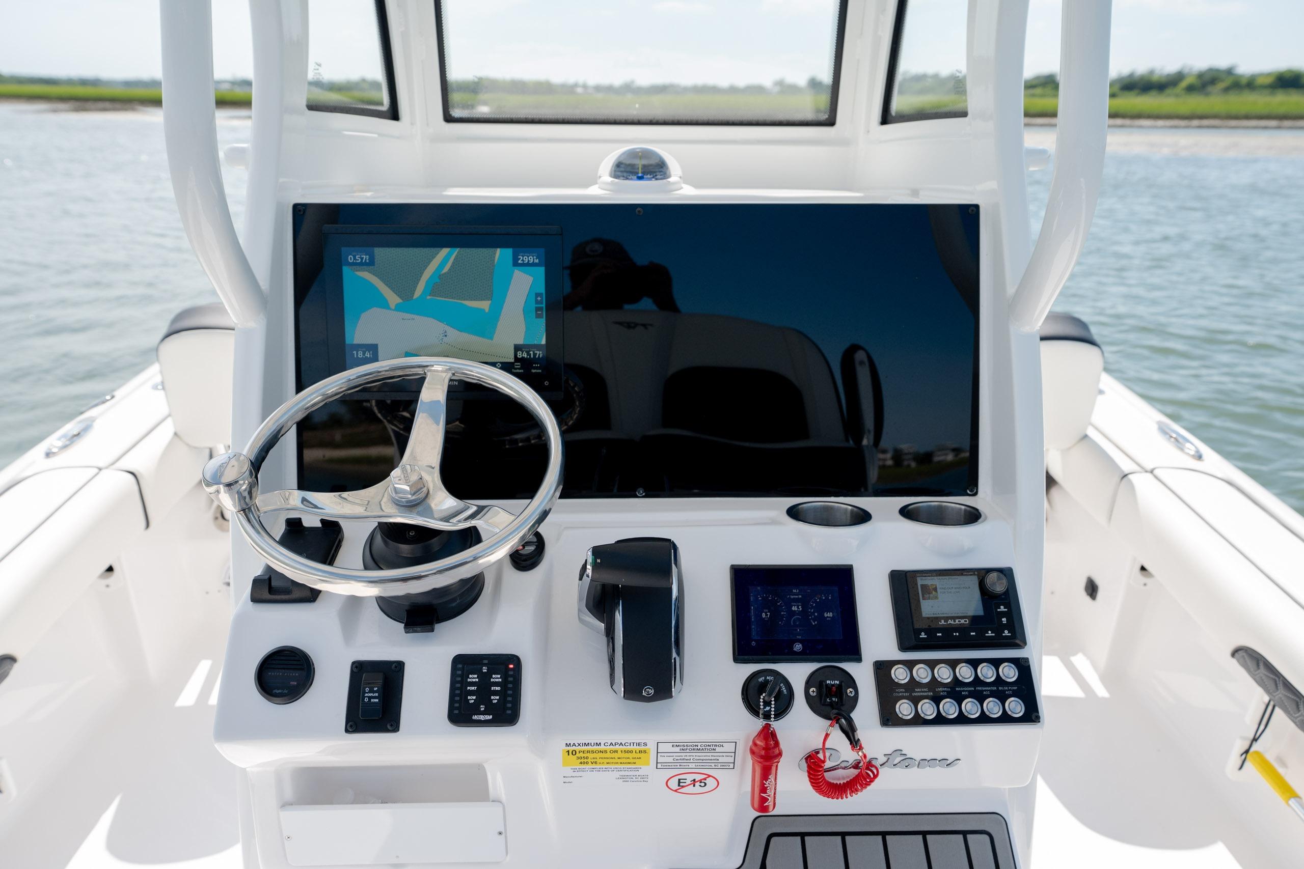 2025 Tidewater 2500 Carolina Bay - thumbnail 20