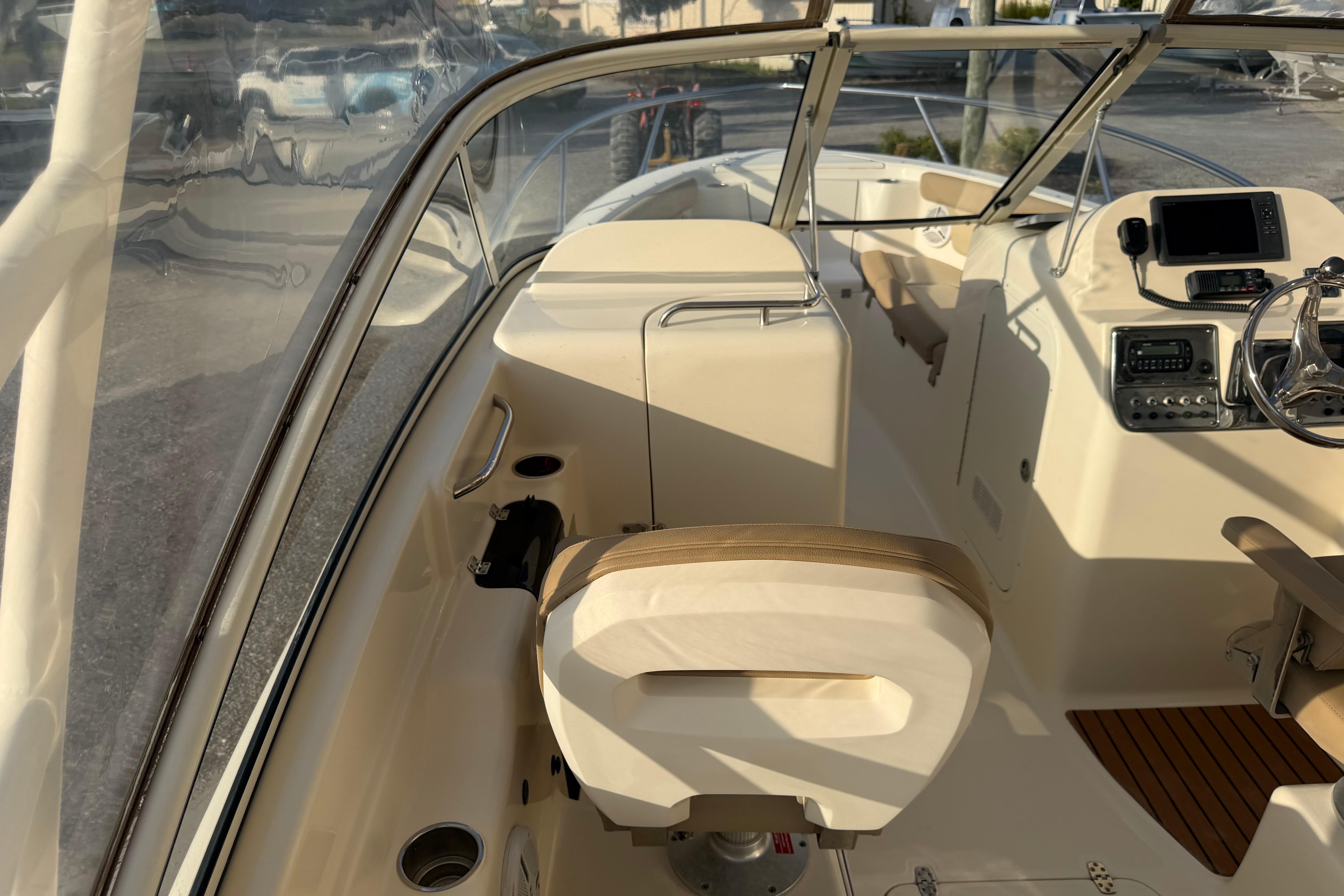 2012 Scout 245 Dorado - thumbnail 17