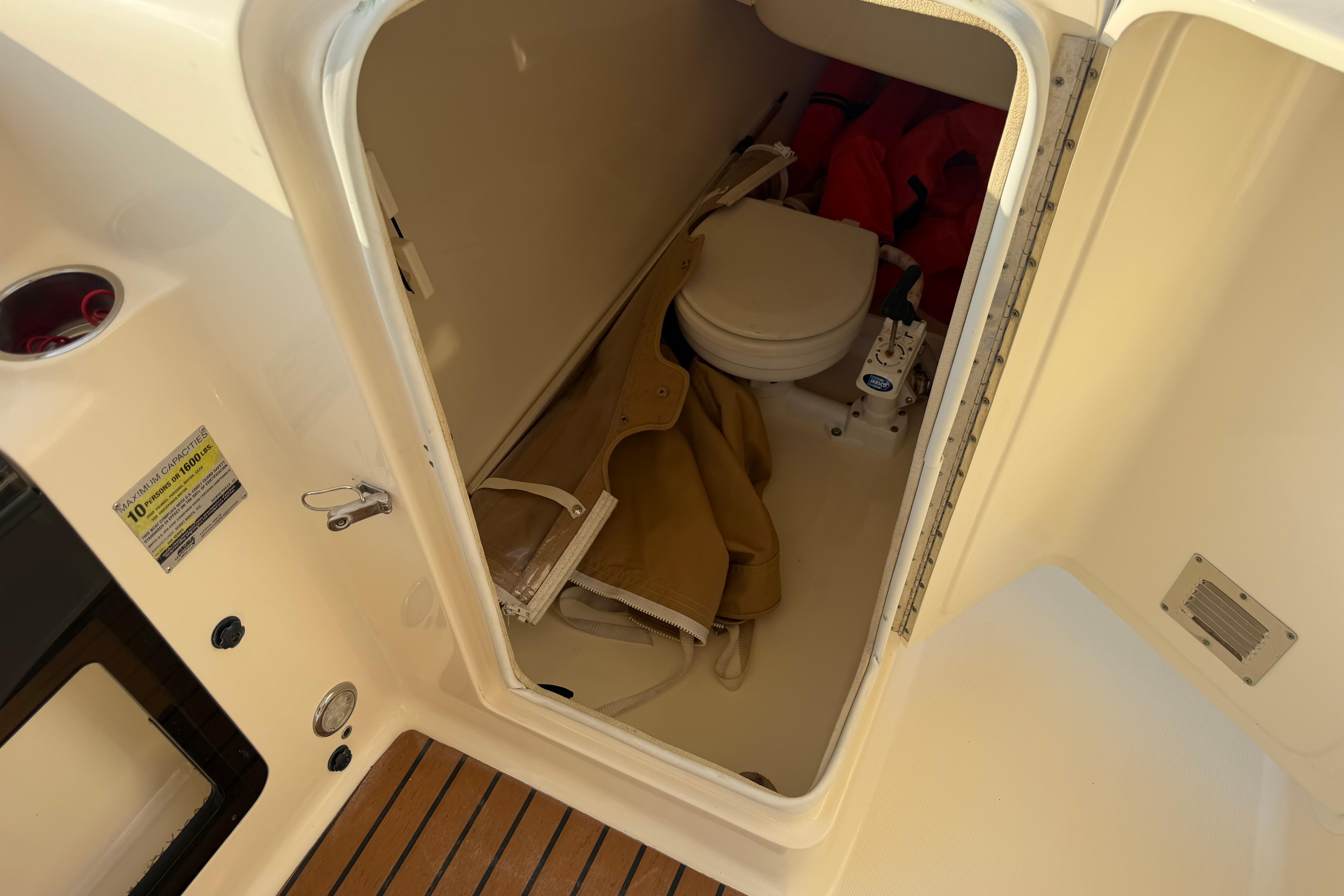 2012 Scout 245 Dorado - thumbnail 26