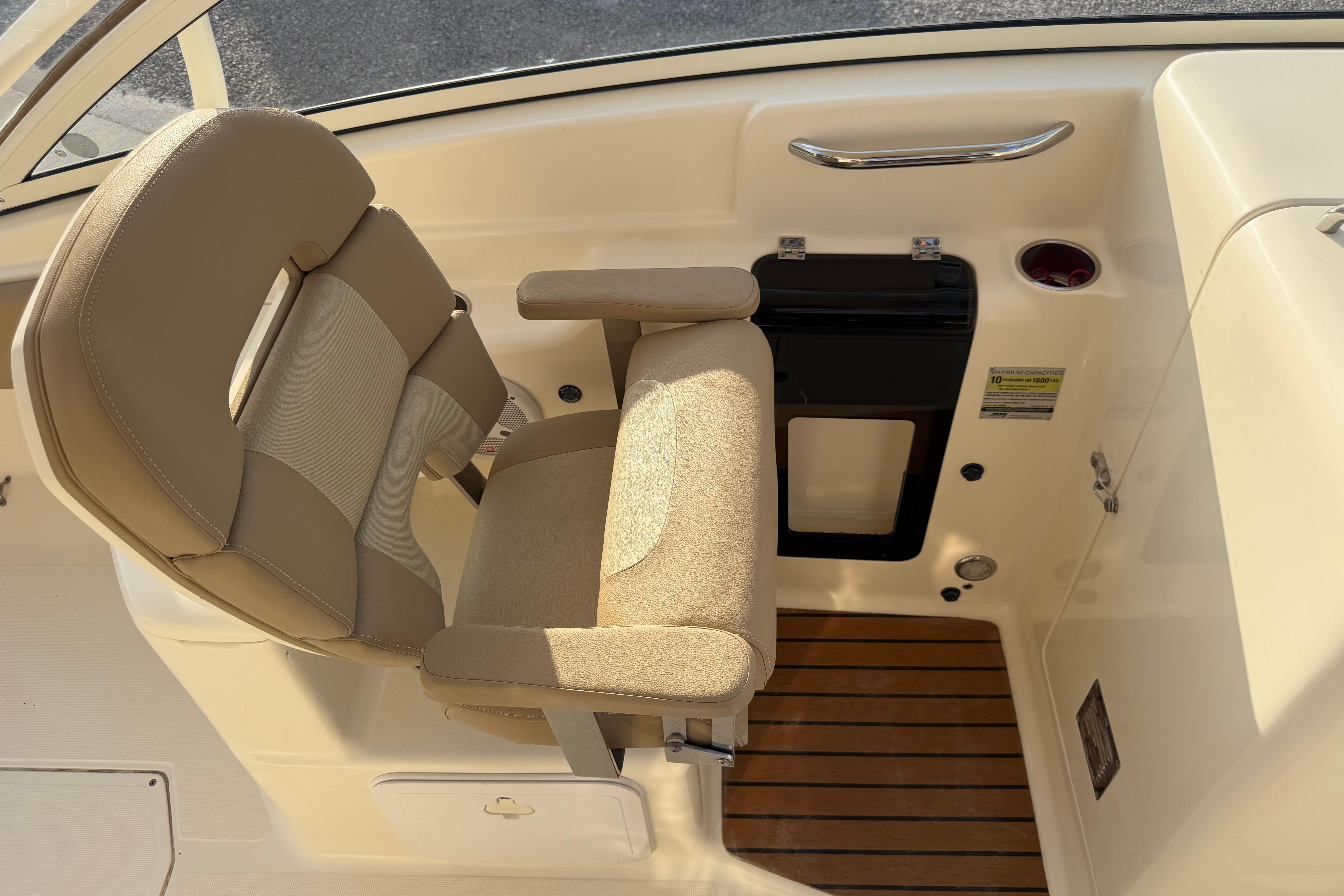 2012 Scout 245 Dorado - thumbnail 19