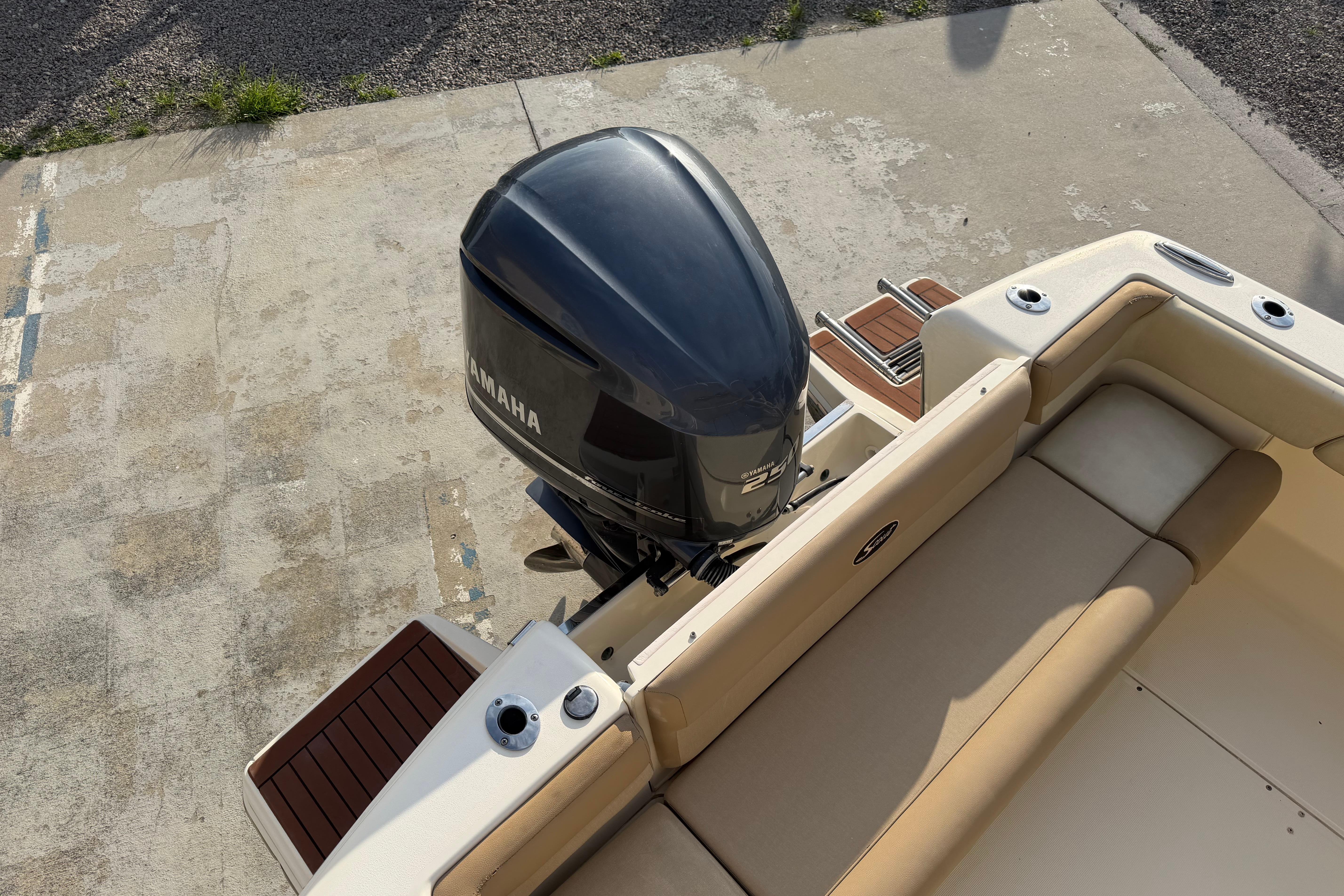 2012 Scout 245 Dorado - thumbnail 9