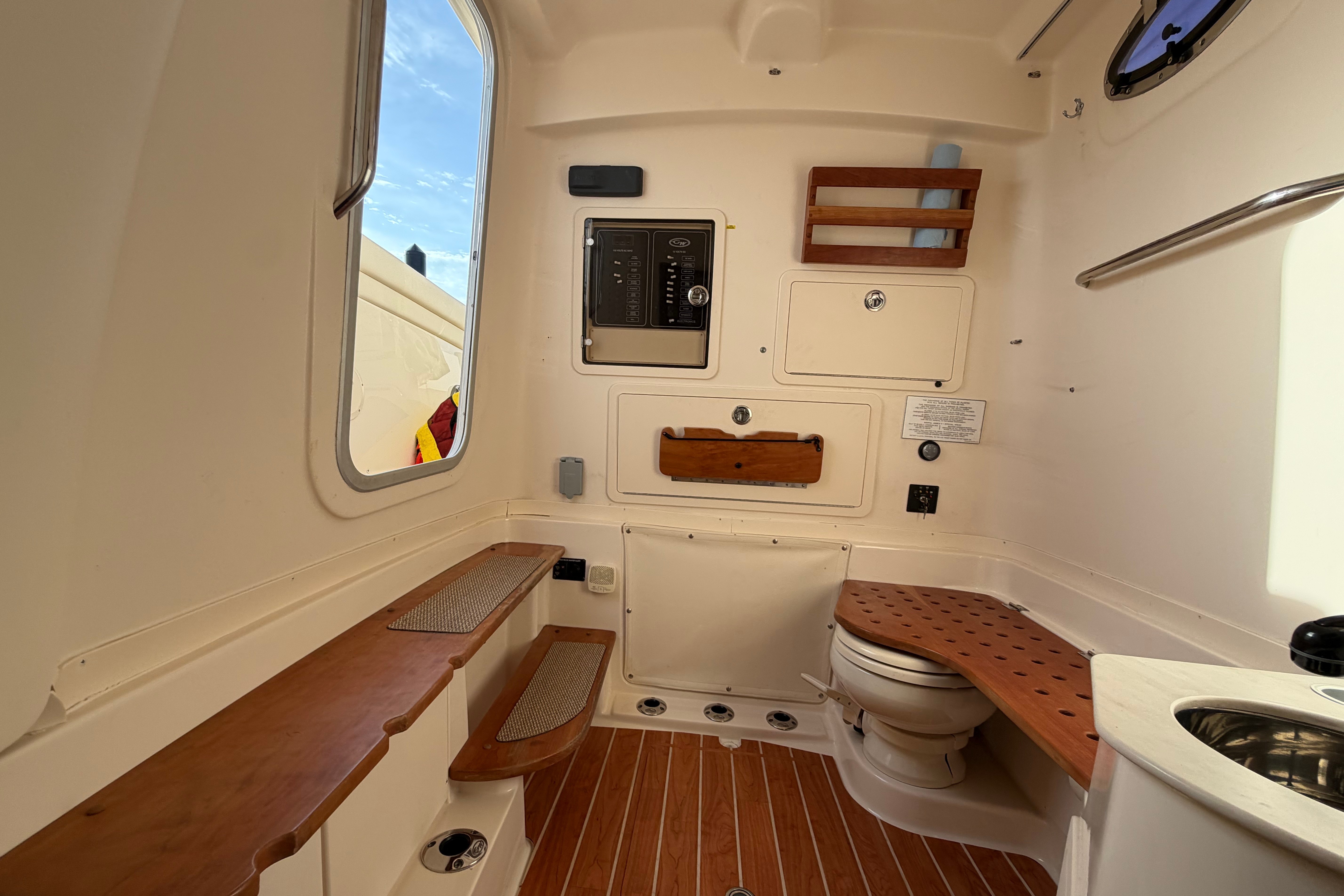 2019 Grady-White Canyon 336 - thumbnail 47