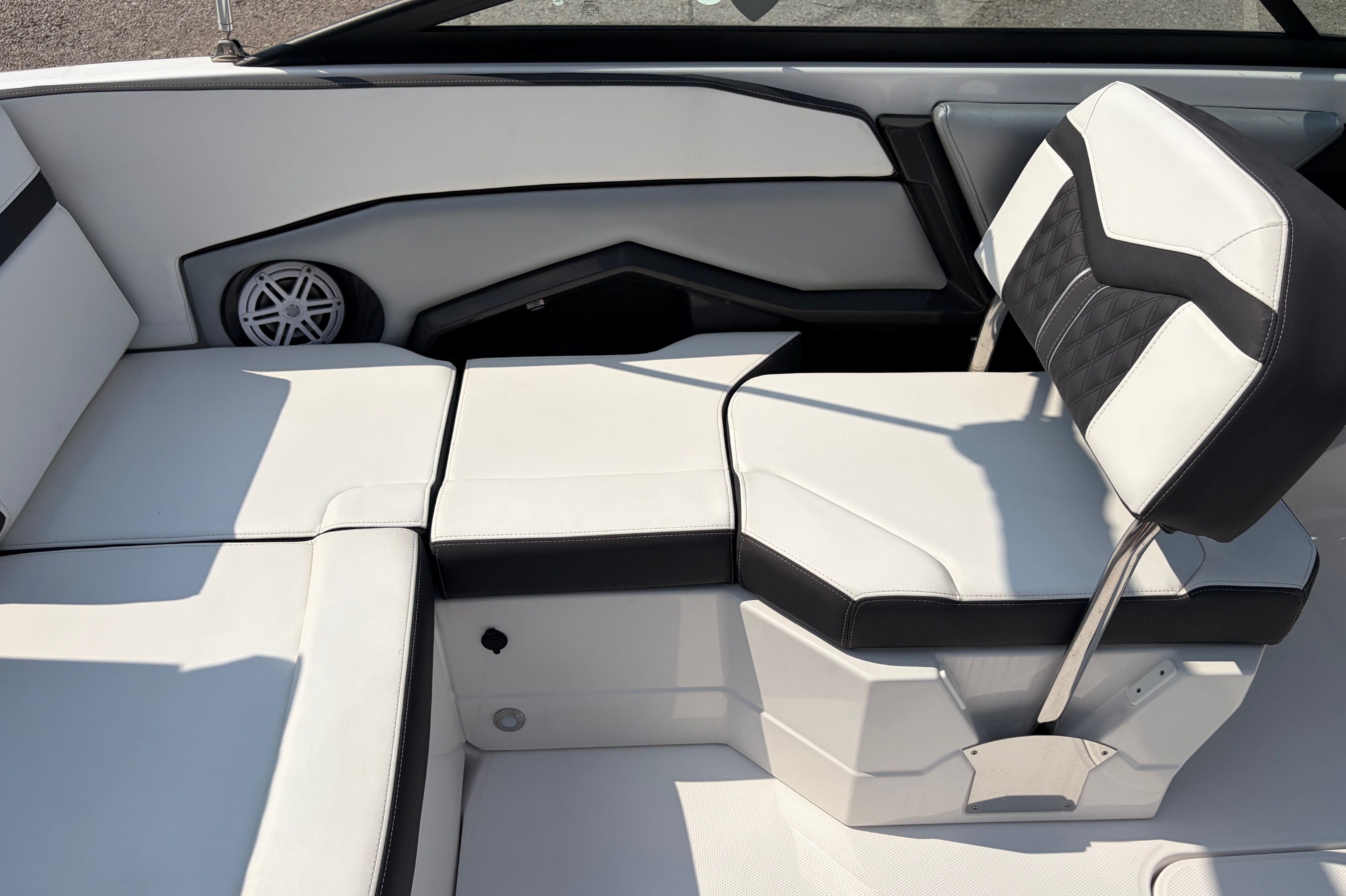 2024 Monterey 215SS Super Sport - thumbnail 21