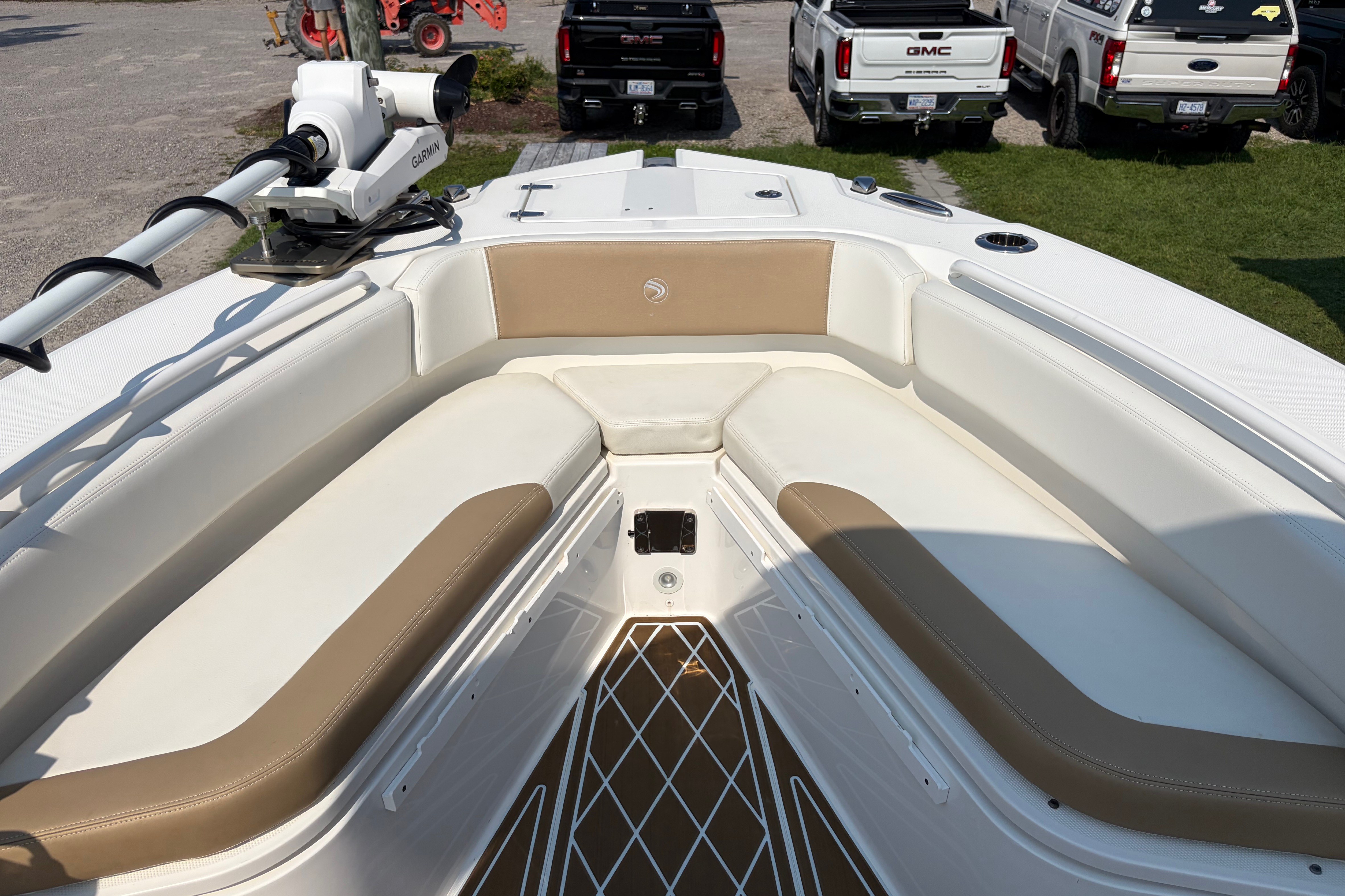 2022 Edgewater 230CC - thumbnail 10