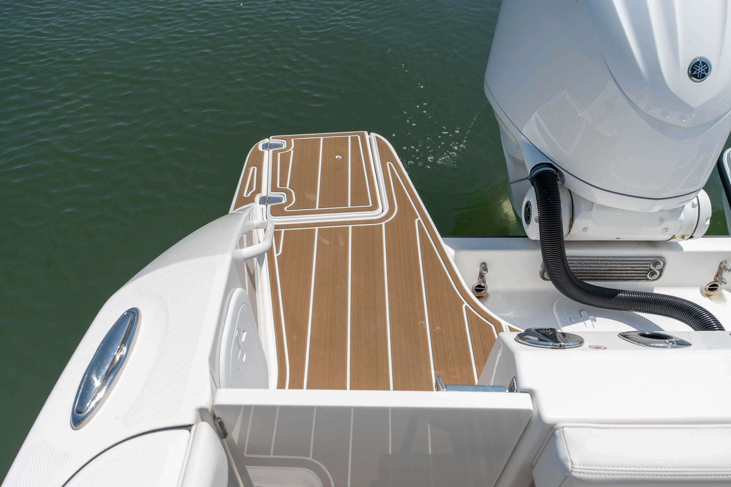2022 Edgewater 230CC - thumbnail 27