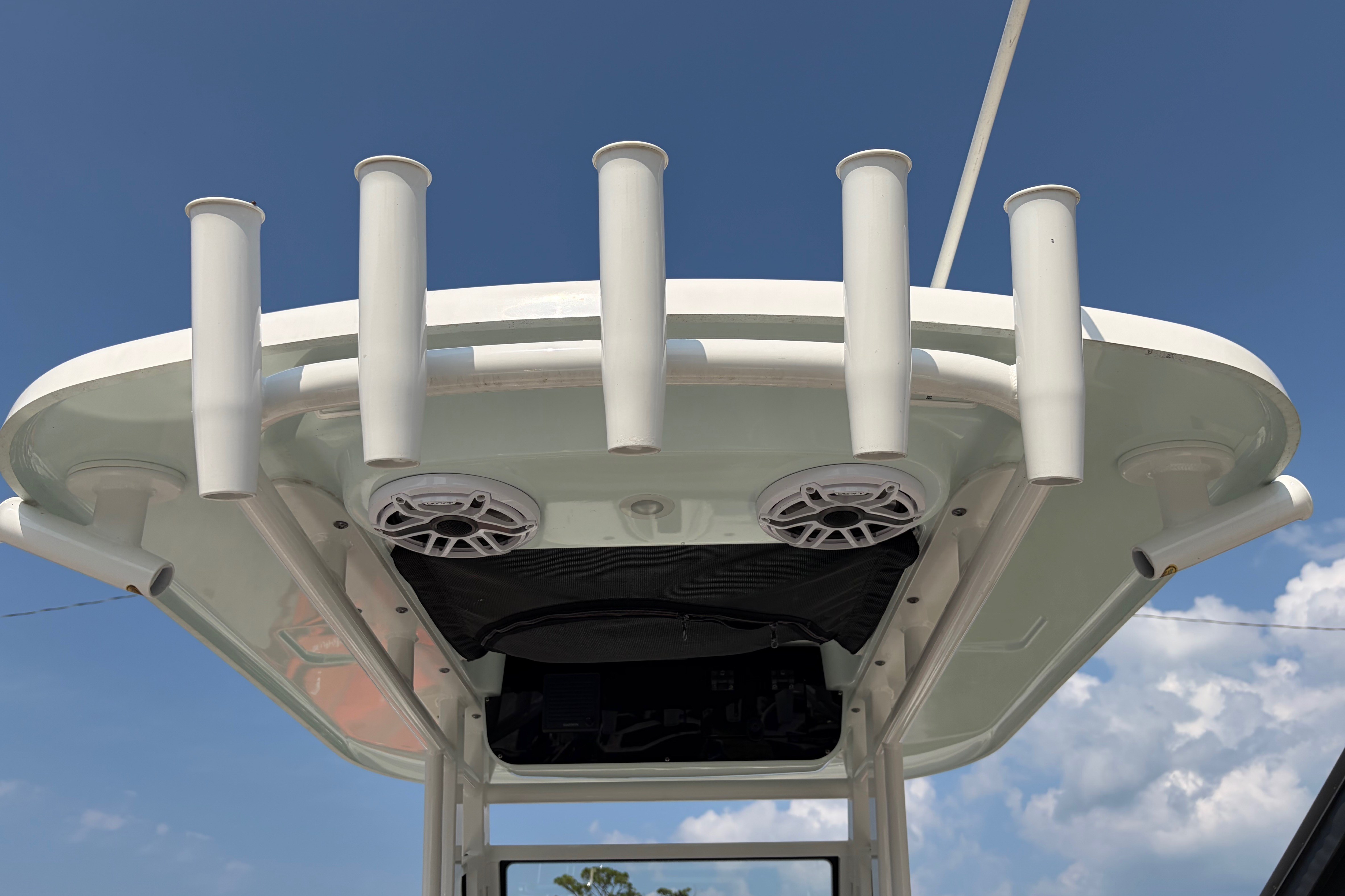 2022 Edgewater 230CC - thumbnail 23