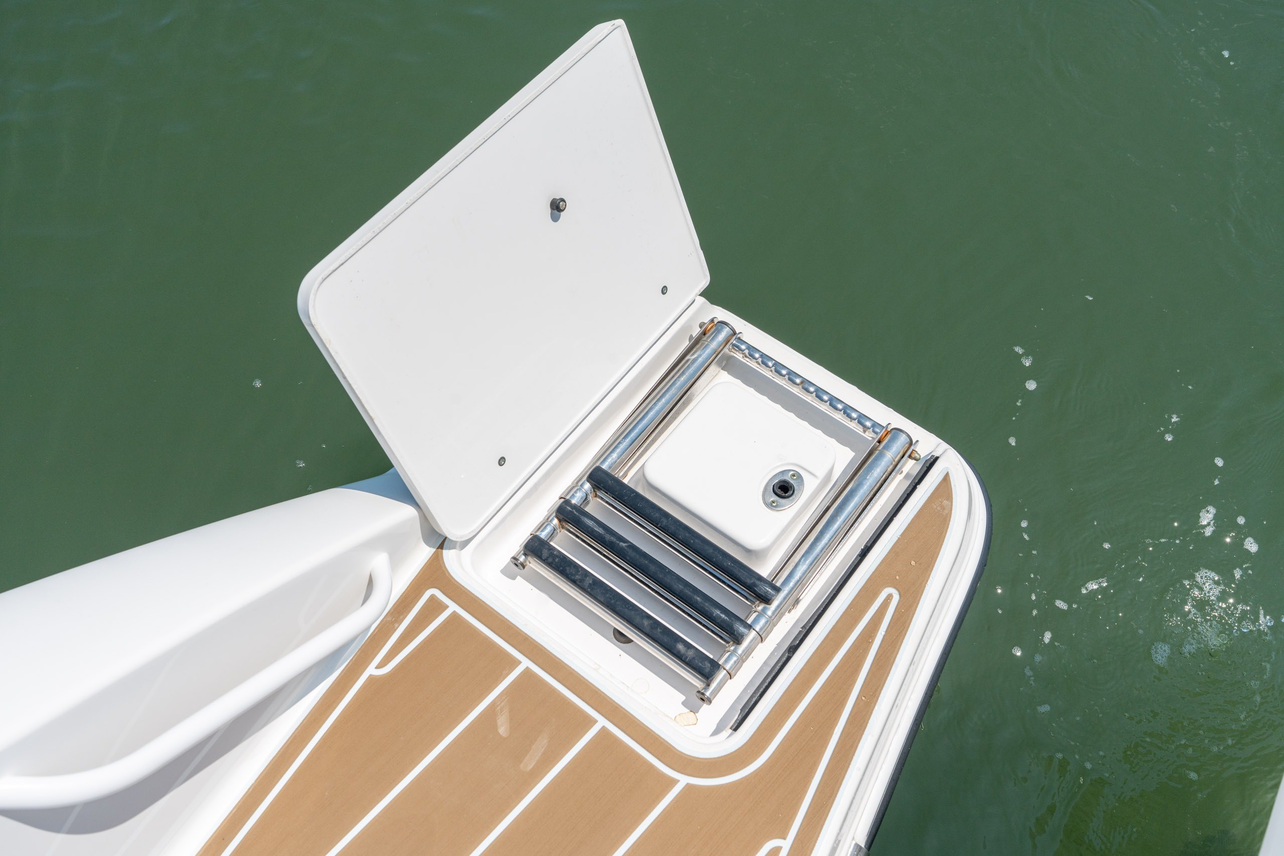 2022 Edgewater 230CC - thumbnail 29