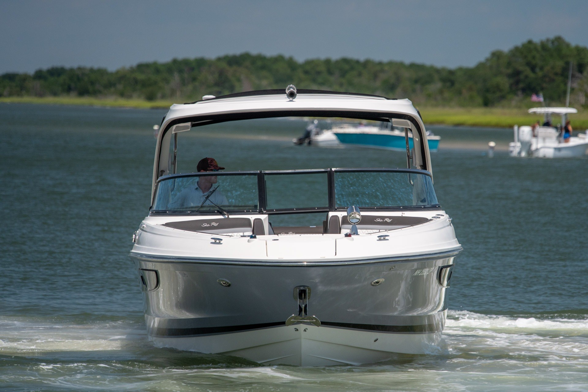 2017 Sea Ray SLX 350 - thumbnail 8