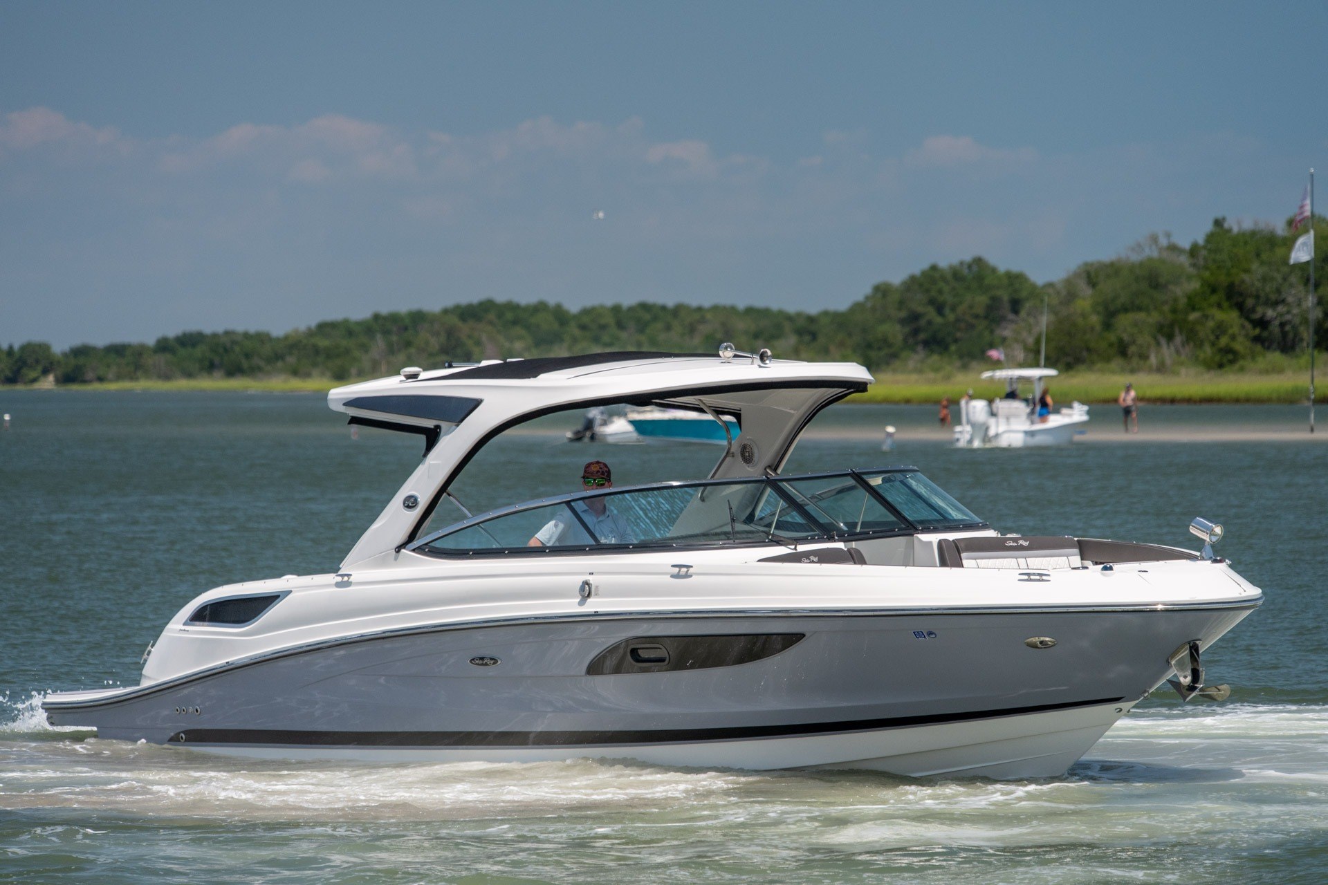 2017 Sea Ray SLX 350 - thumbnail 9