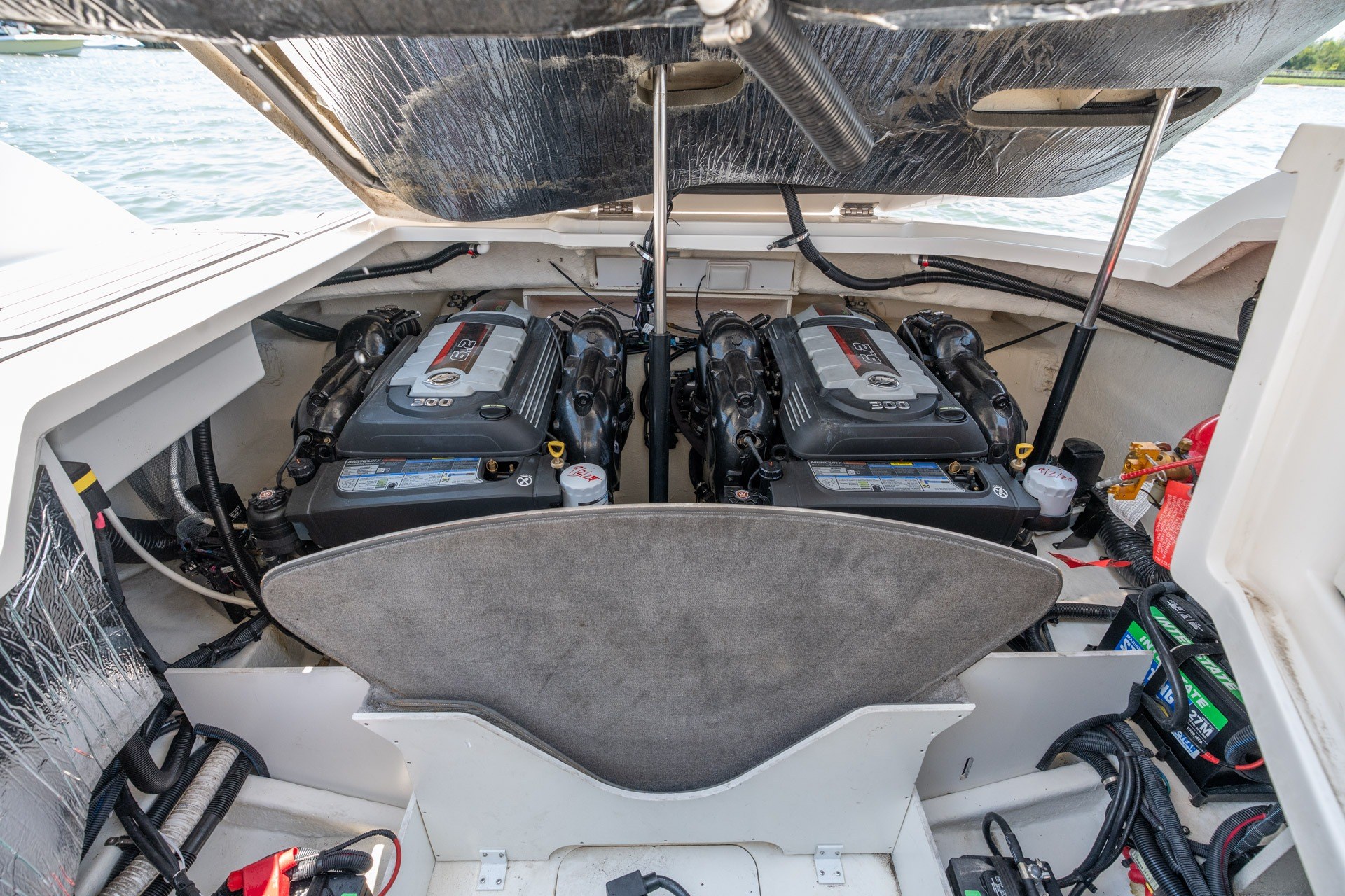 2017 Sea Ray SLX 350 - thumbnail 42