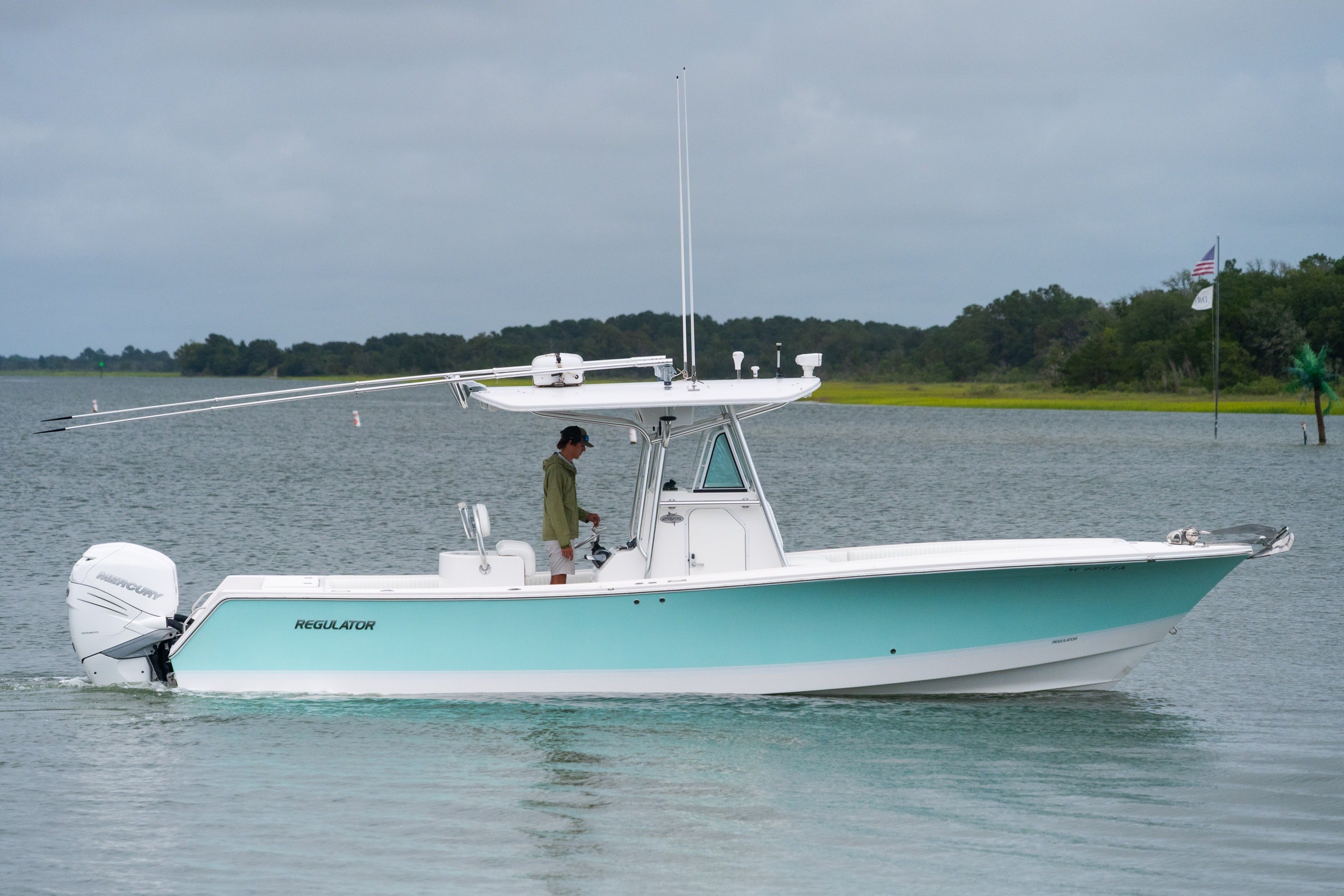 2008 Regulator 29 Forward Seating - thumbnail 3