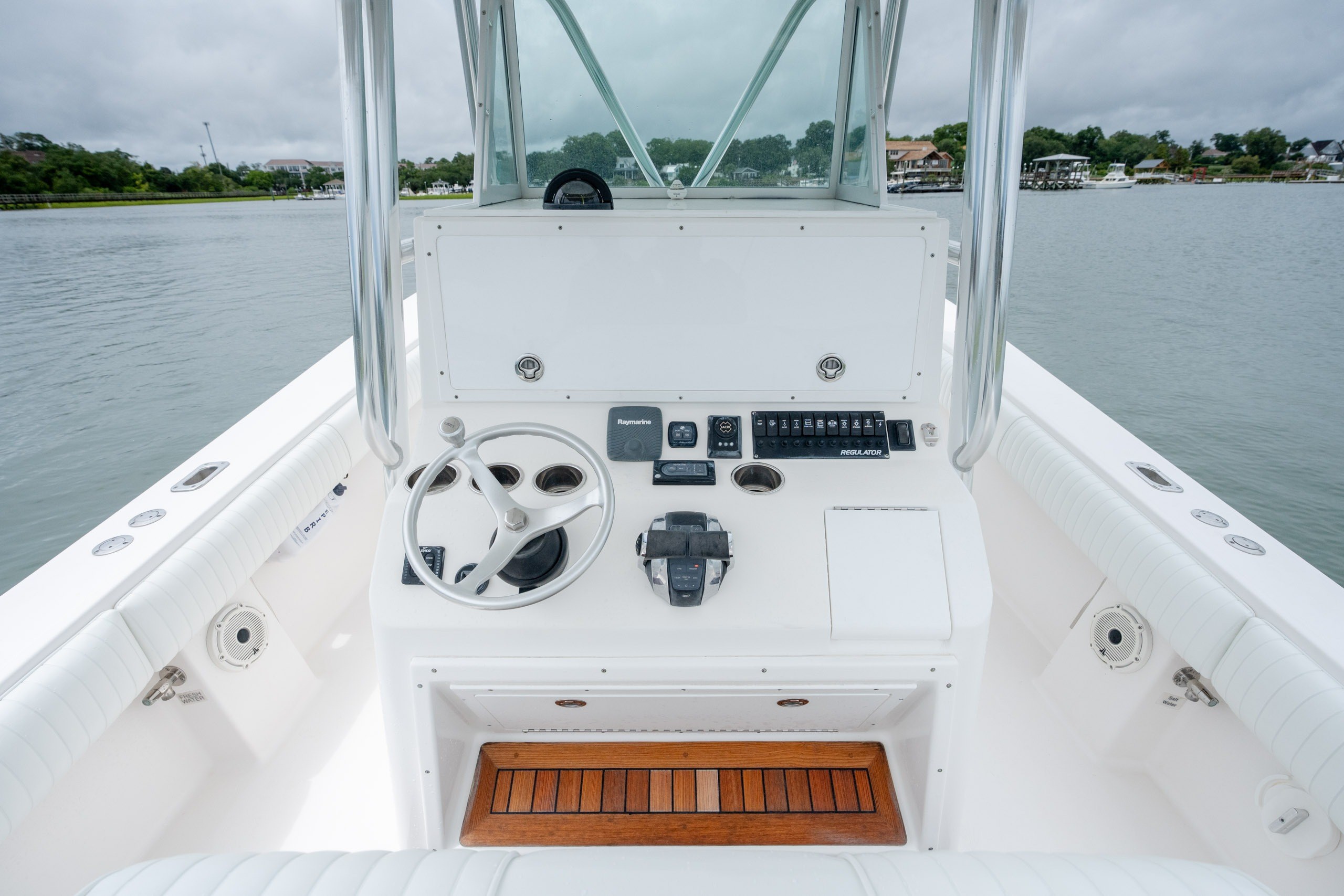 2008 Regulator 29 Forward Seating - thumbnail 23