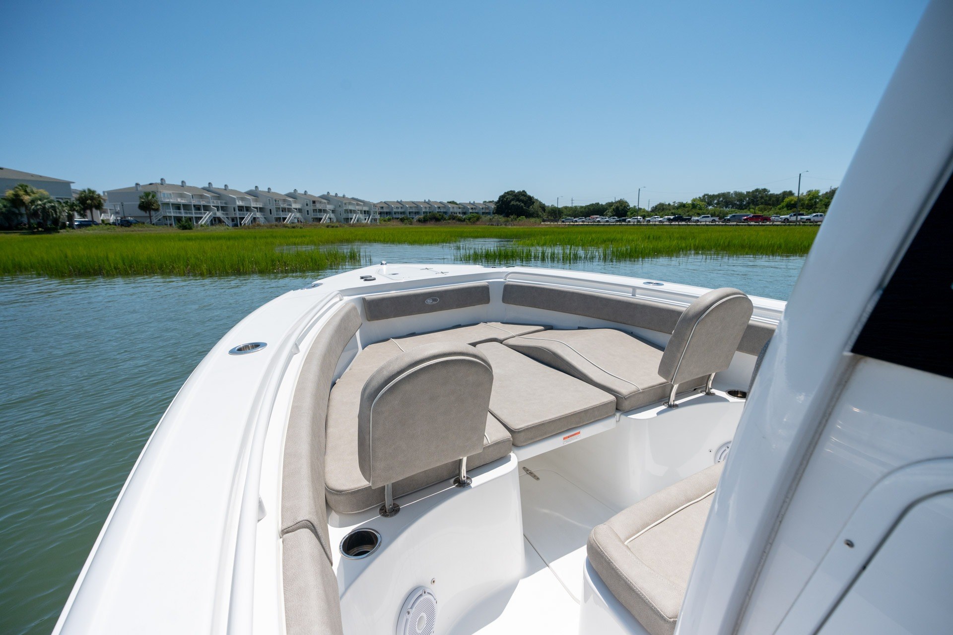 2024 Sea Hunt Ultra 265SE - thumbnail 9