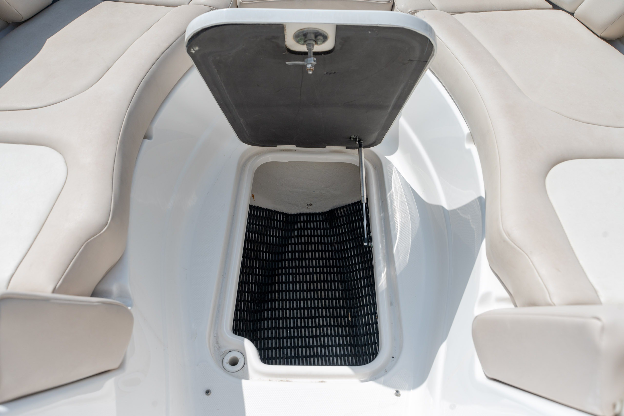 2012 Chaparral 264 Sunesta - thumbnail 25
