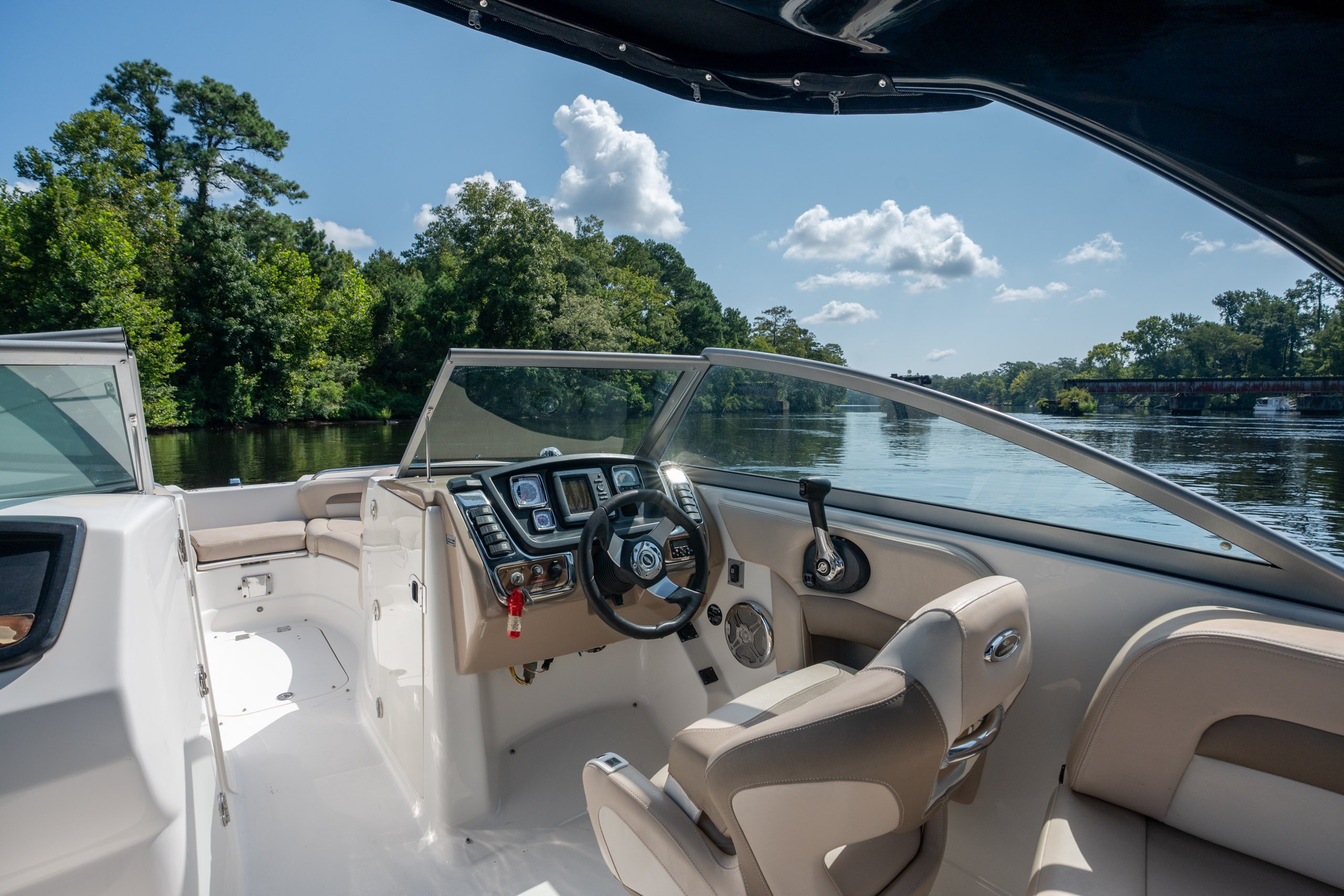 2012 Chaparral 264 Sunesta - thumbnail 17