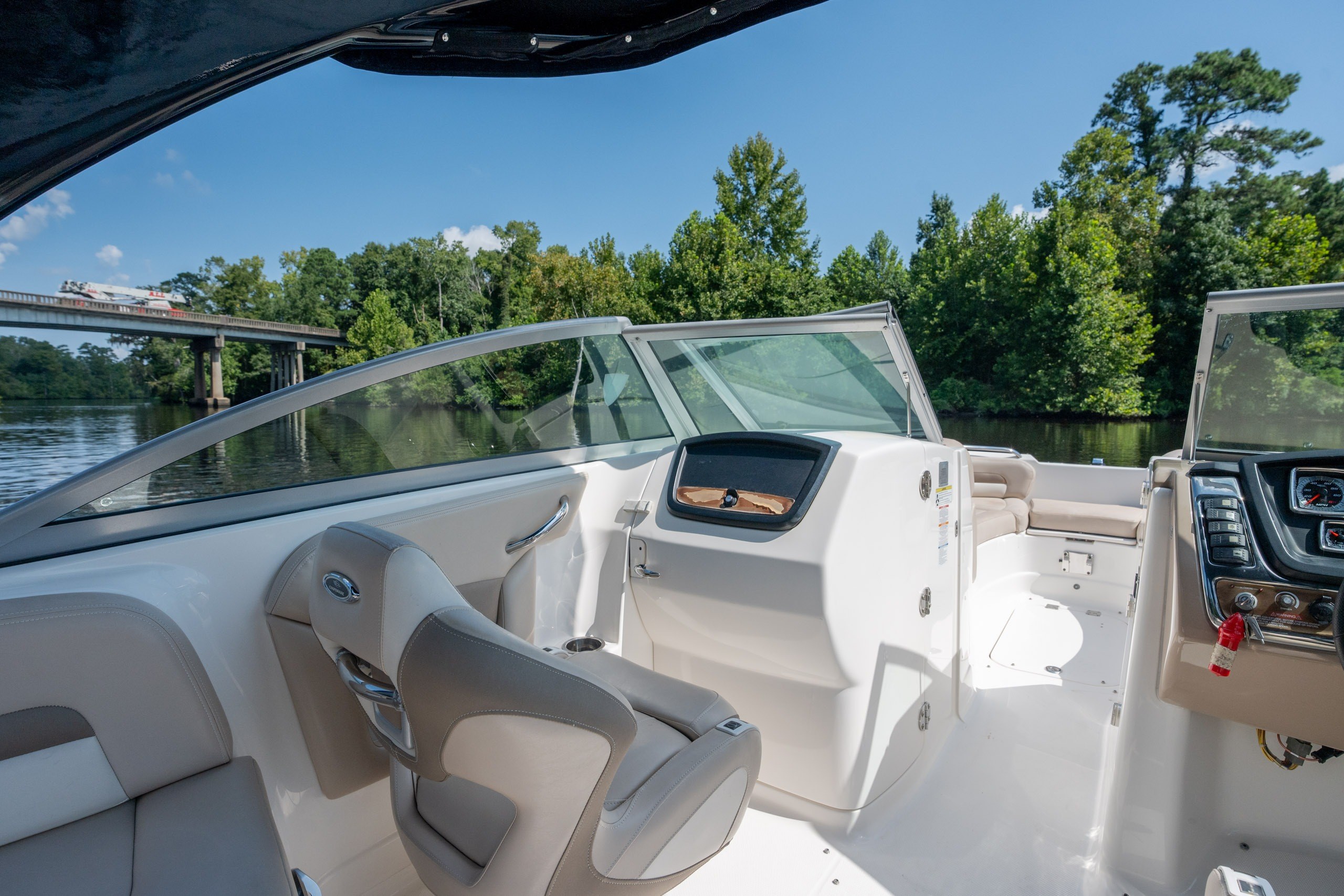 2012 Chaparral 264 Sunesta - thumbnail 16