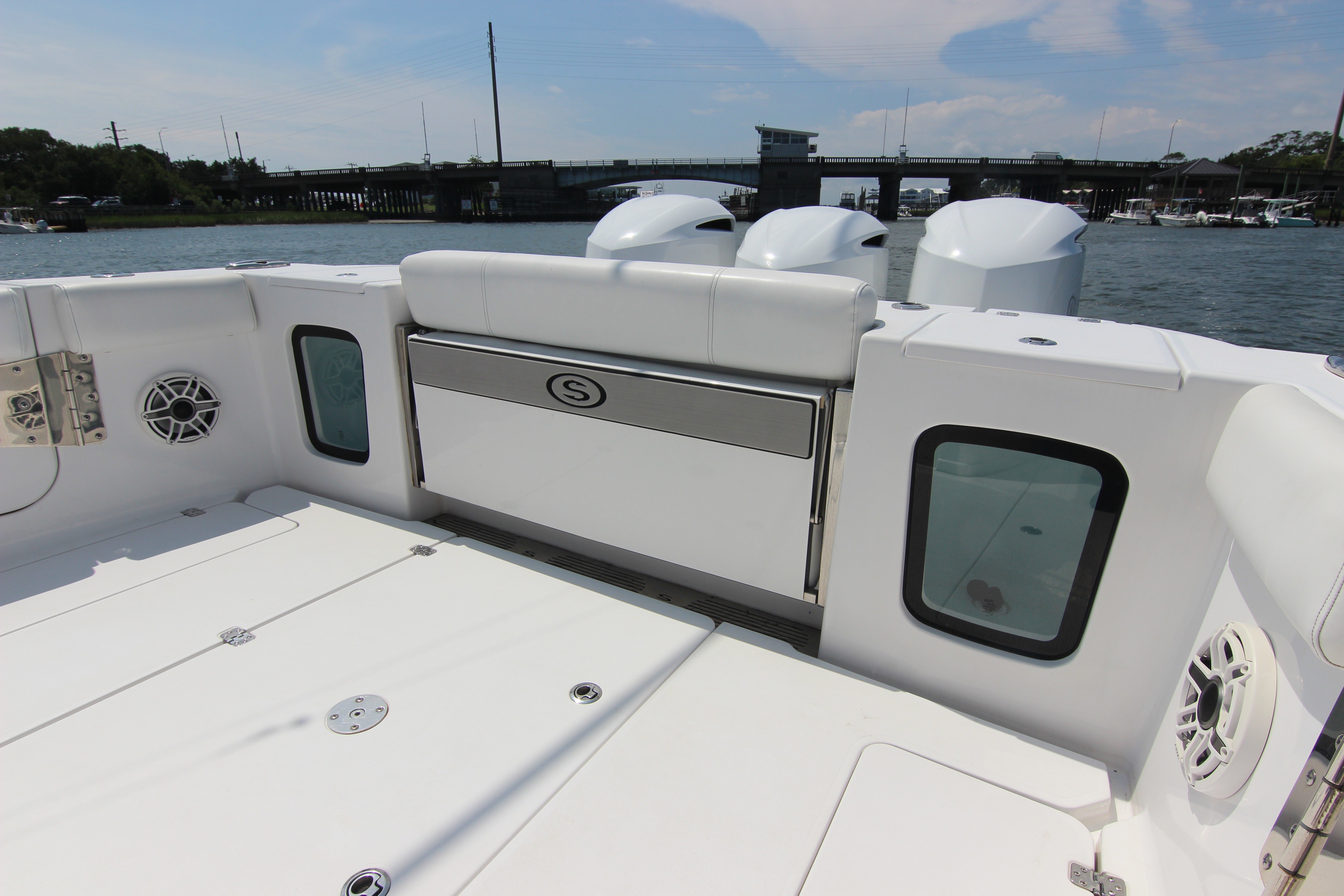 2021 Sportsman Open 352 Center Console - thumbnail 15