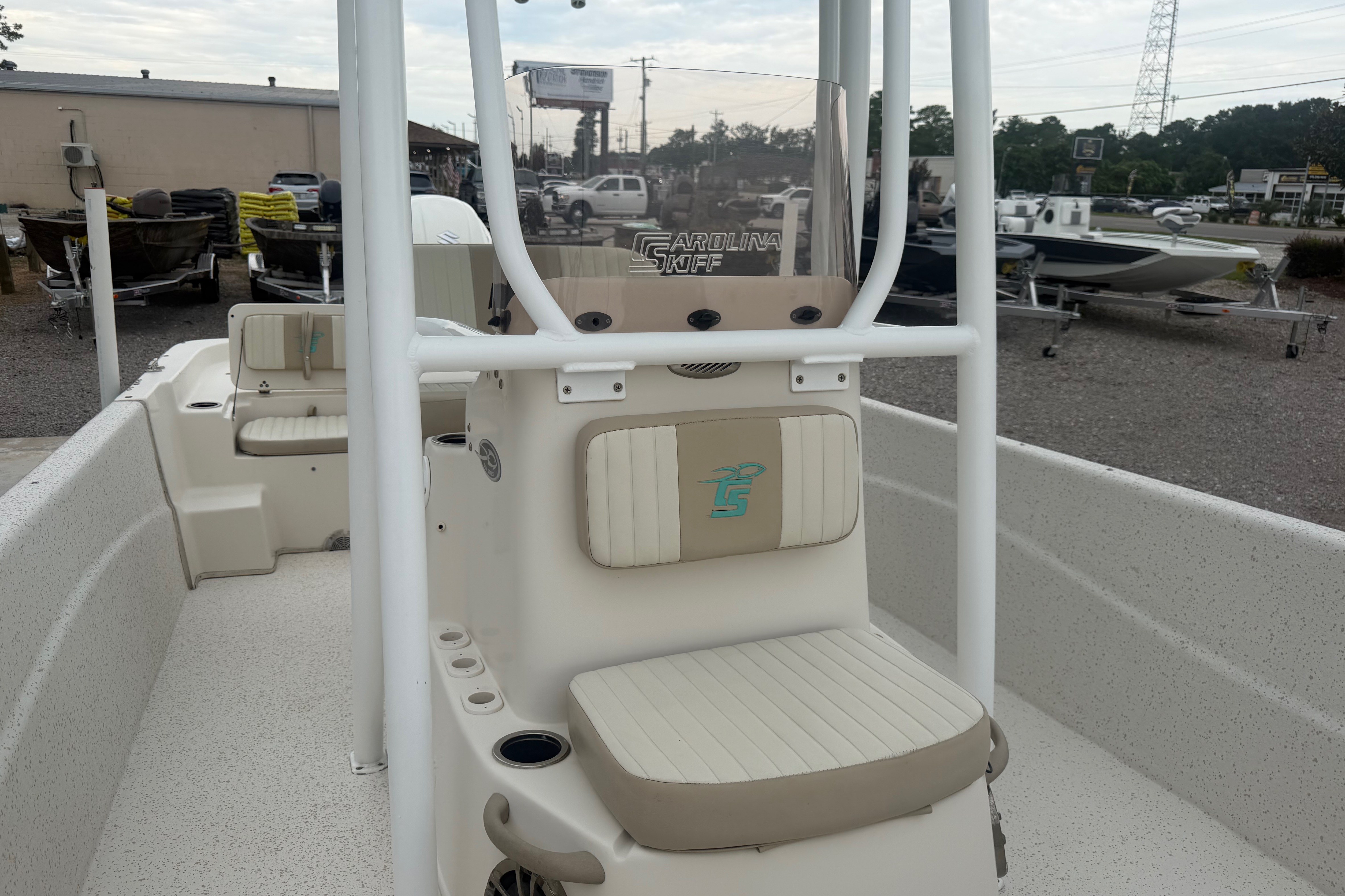 2019 Carolina Skiff 218 DLV - thumbnail 17