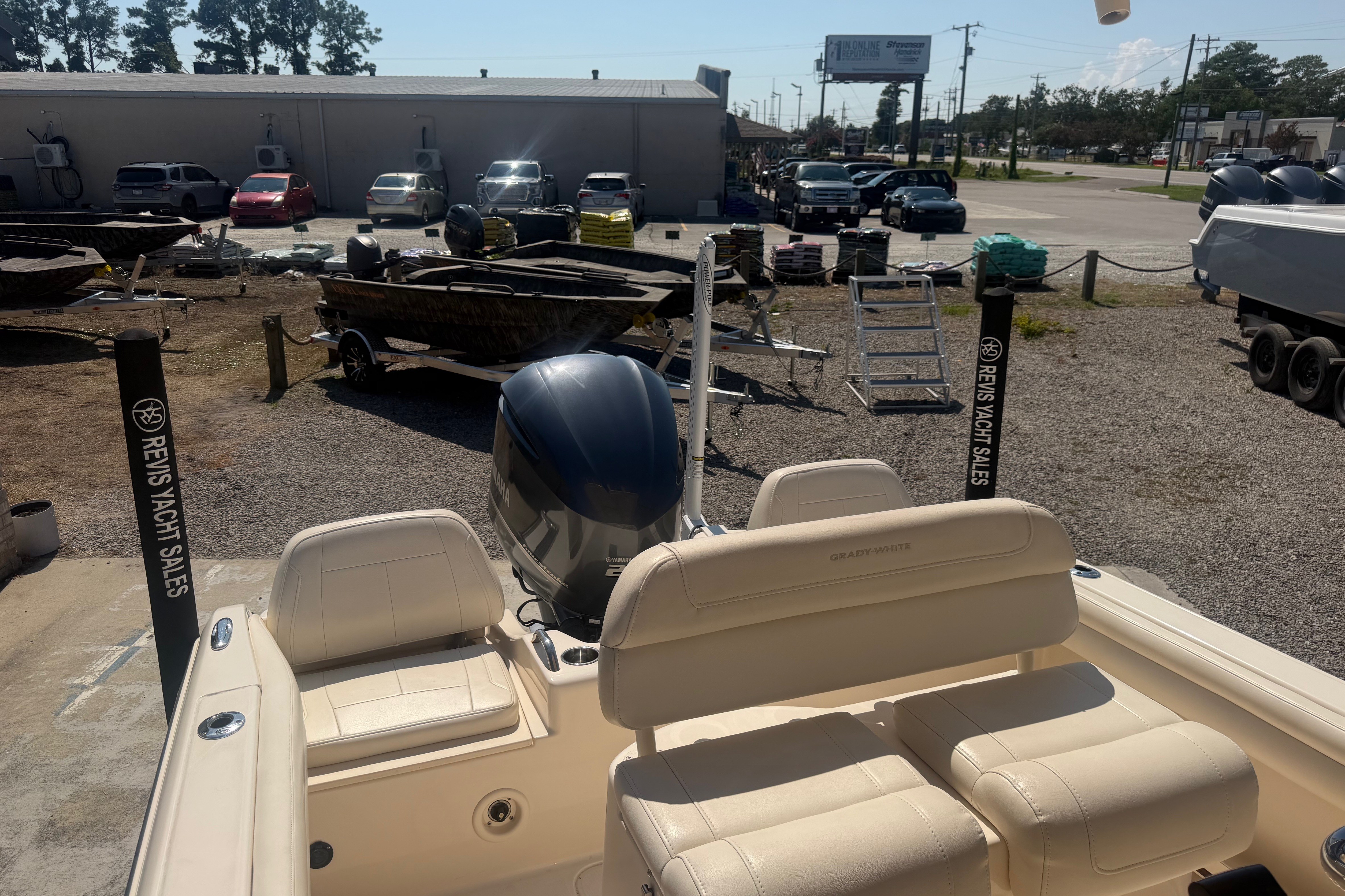 2019 Grady-White Fisherman 216 - thumbnail 17