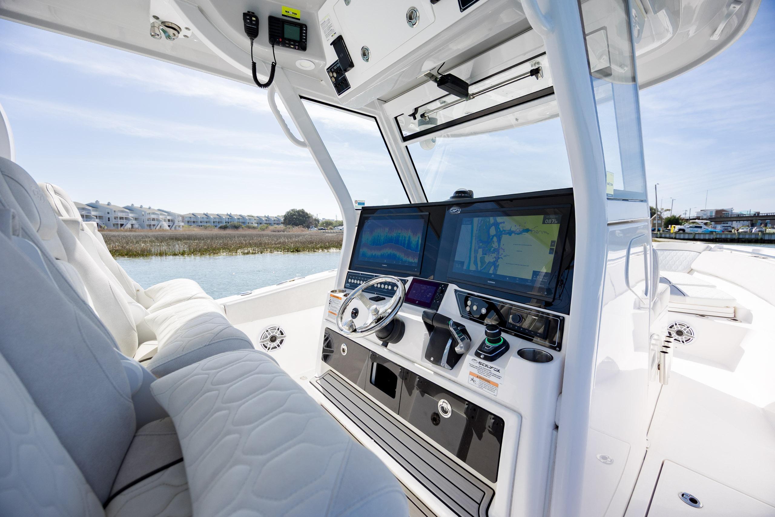 2022 Sea Fox 368 Commander - thumbnail 23