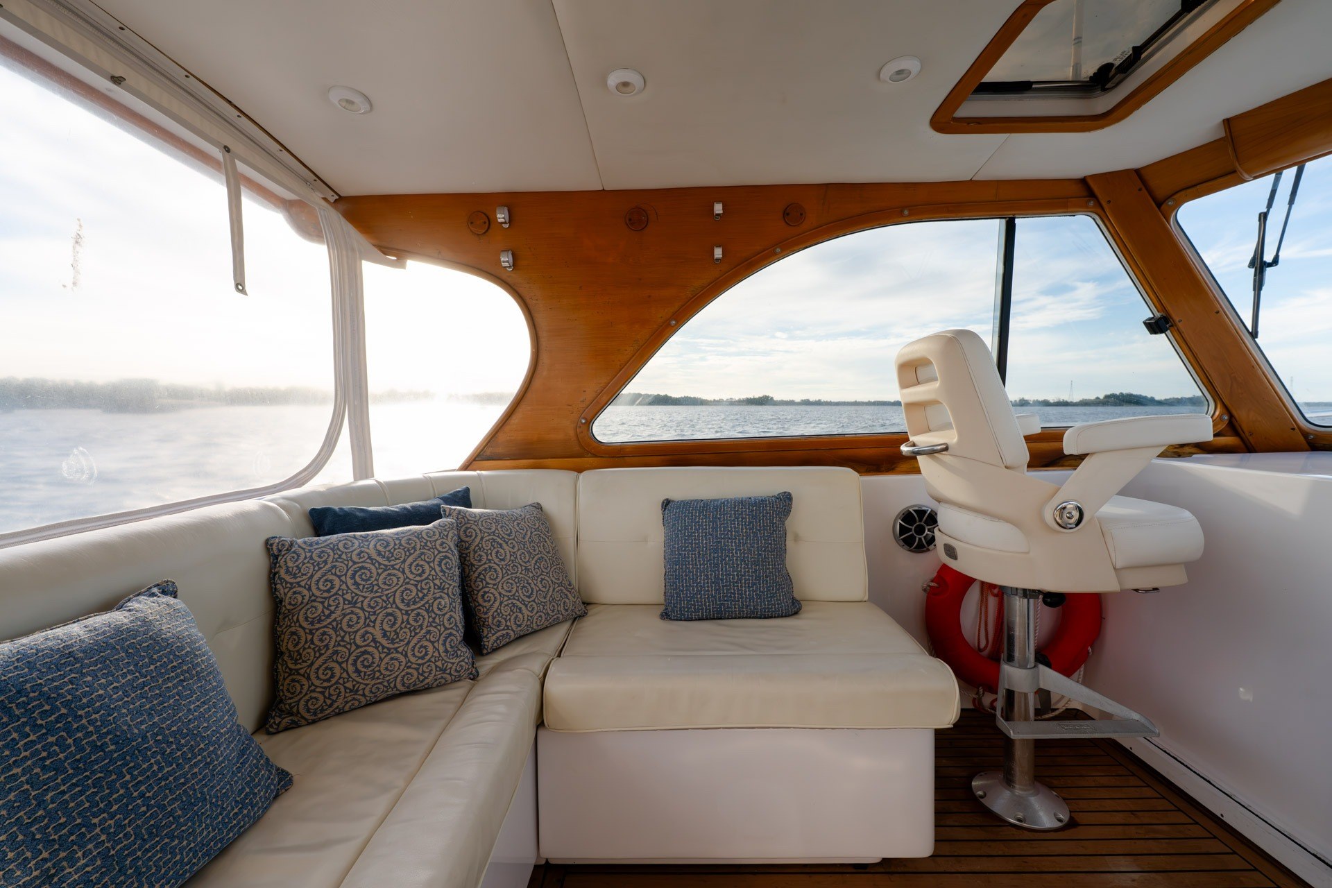 2004 Legacy Yachts 34 Express - thumbnail 20