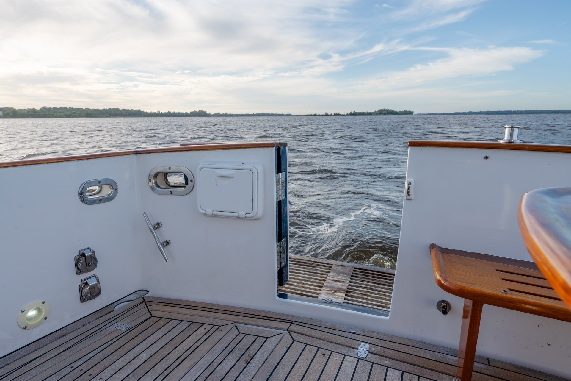 2004 Legacy Yachts 34 Express - thumbnail 17
