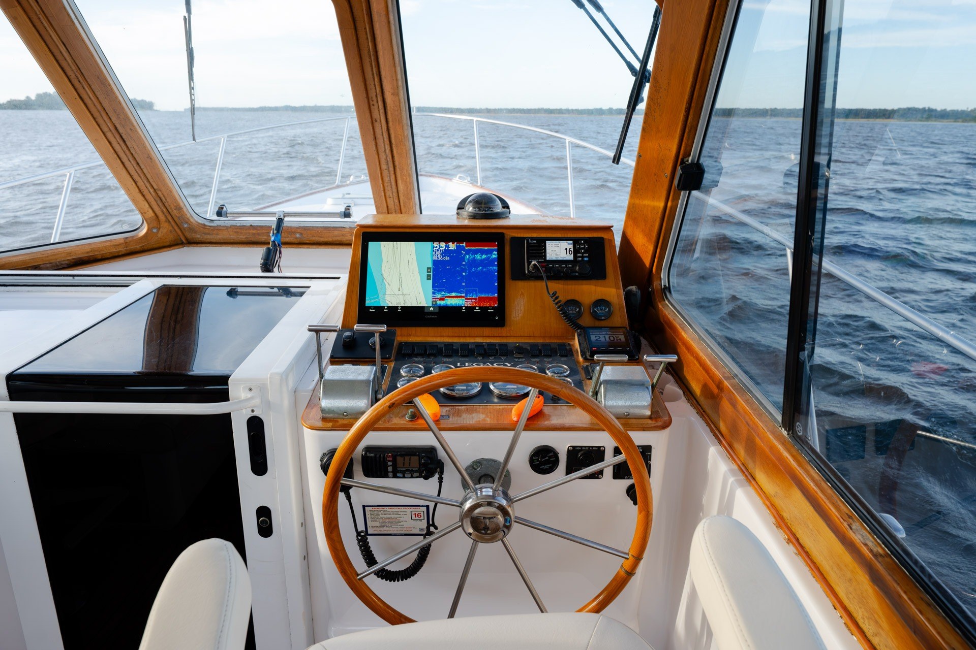 2004 Legacy Yachts 34 Express - thumbnail 23