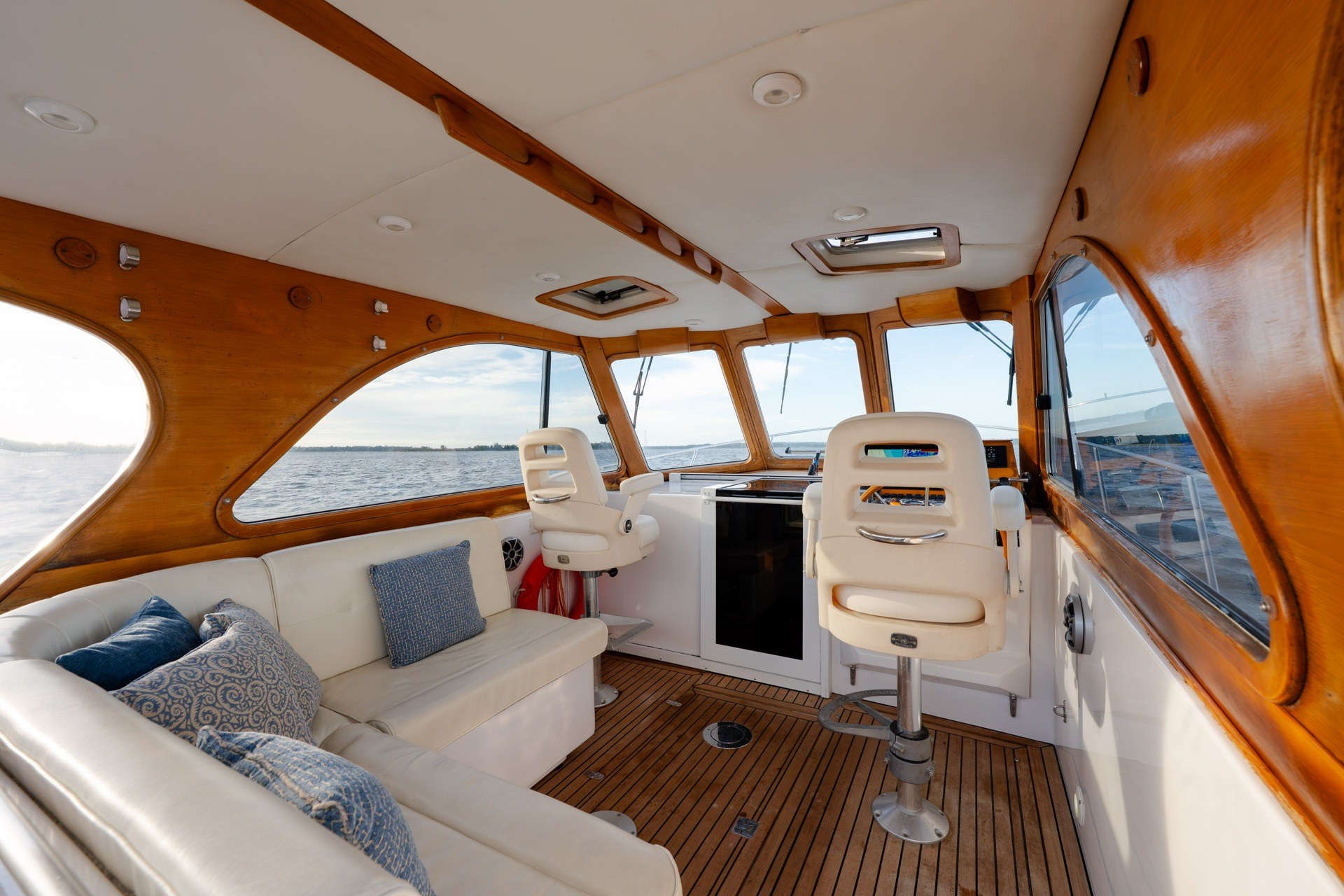 2004 Legacy Yachts 34 Express - thumbnail 18