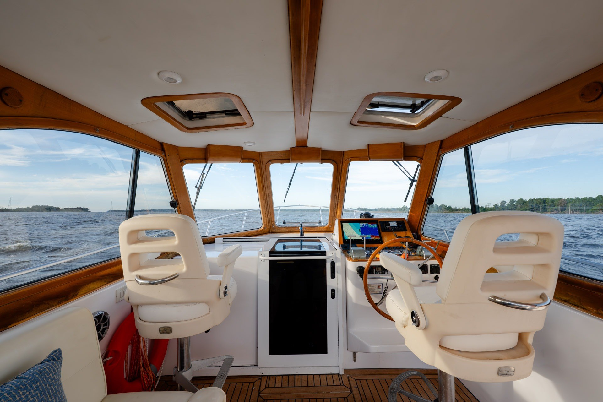 2004 Legacy Yachts 34 Express - thumbnail 19
