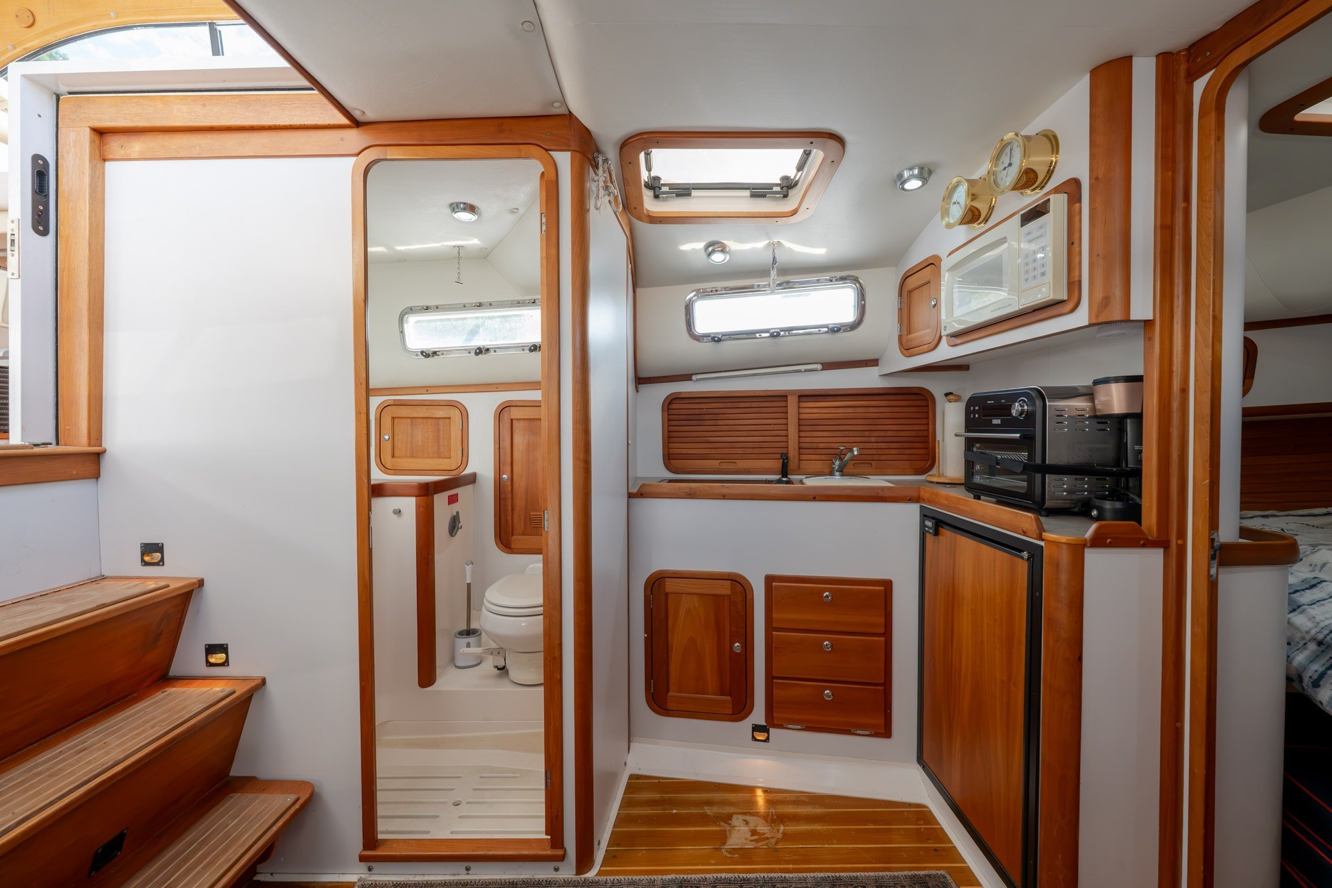 2004 Legacy Yachts 34 Express - thumbnail 33