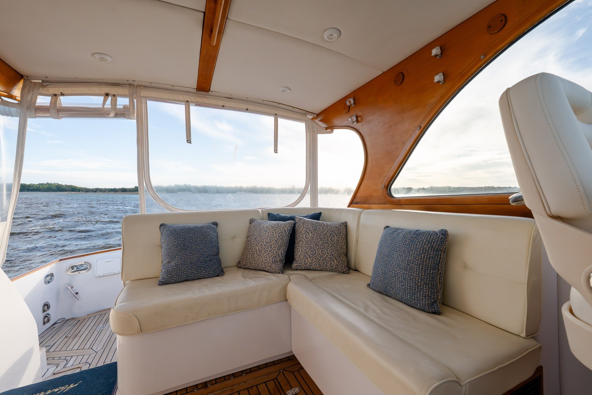 2004 Legacy Yachts 34 Express - thumbnail 26