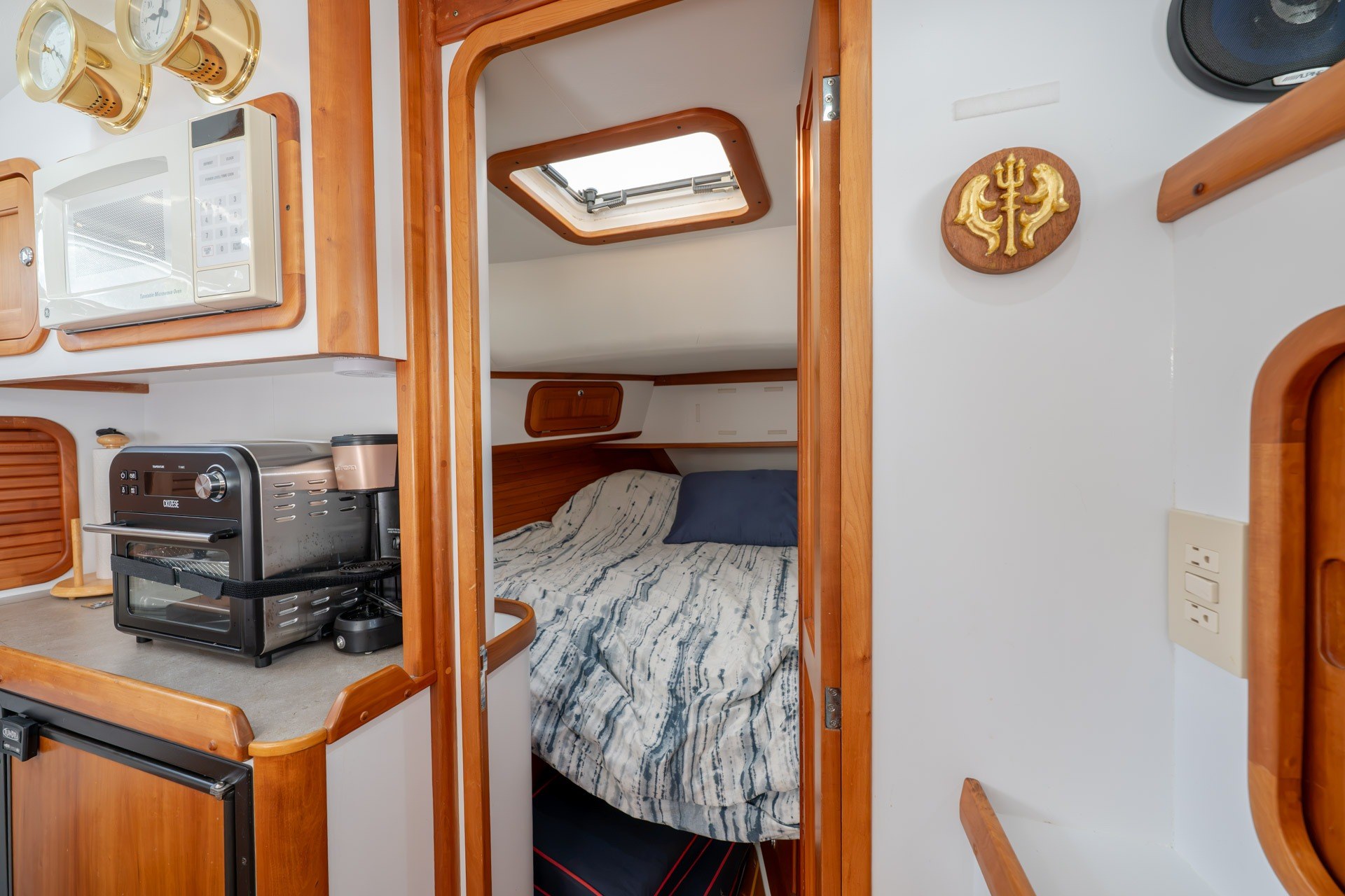 2004 Legacy Yachts 34 Express - thumbnail 39