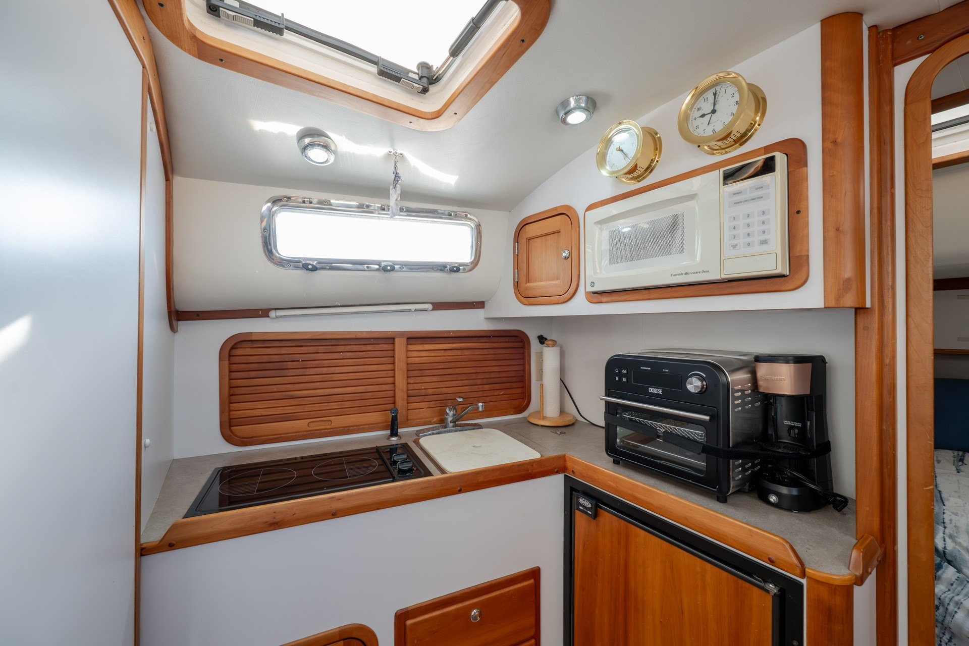 2004 Legacy Yachts 34 Express - thumbnail 34