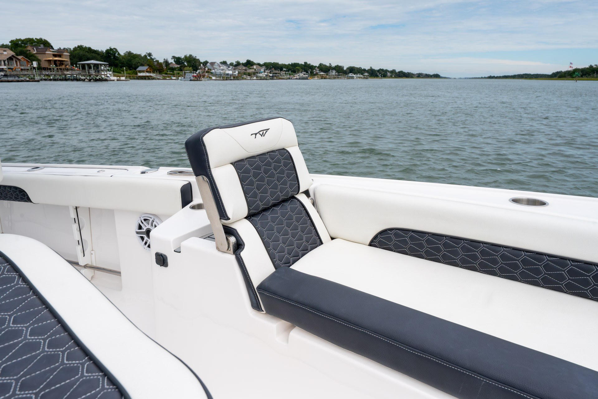 2025 Tidewater 3100 Carolina Bay - thumbnail 38