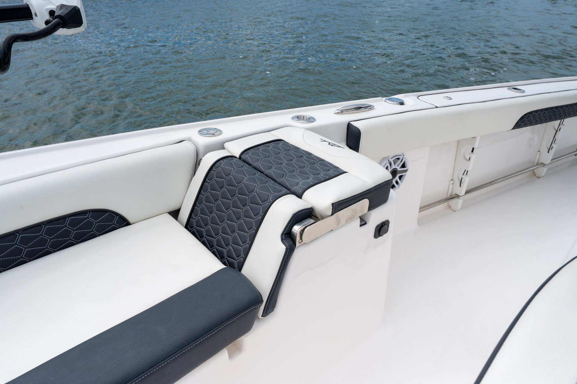 2025 Tidewater 3100 Carolina Bay - thumbnail 39