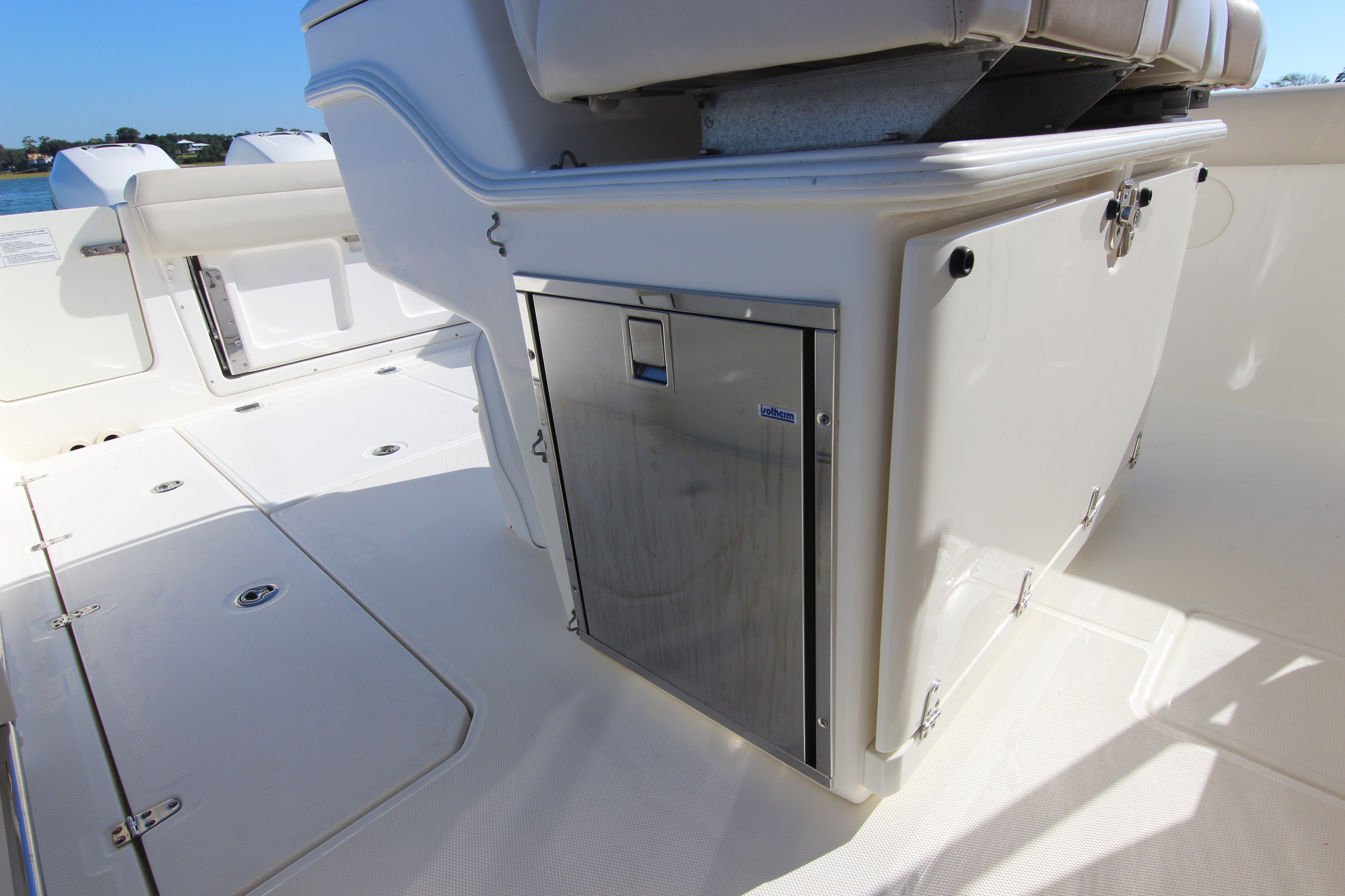 2021 Boston Whaler 330 Outrage - thumbnail 27