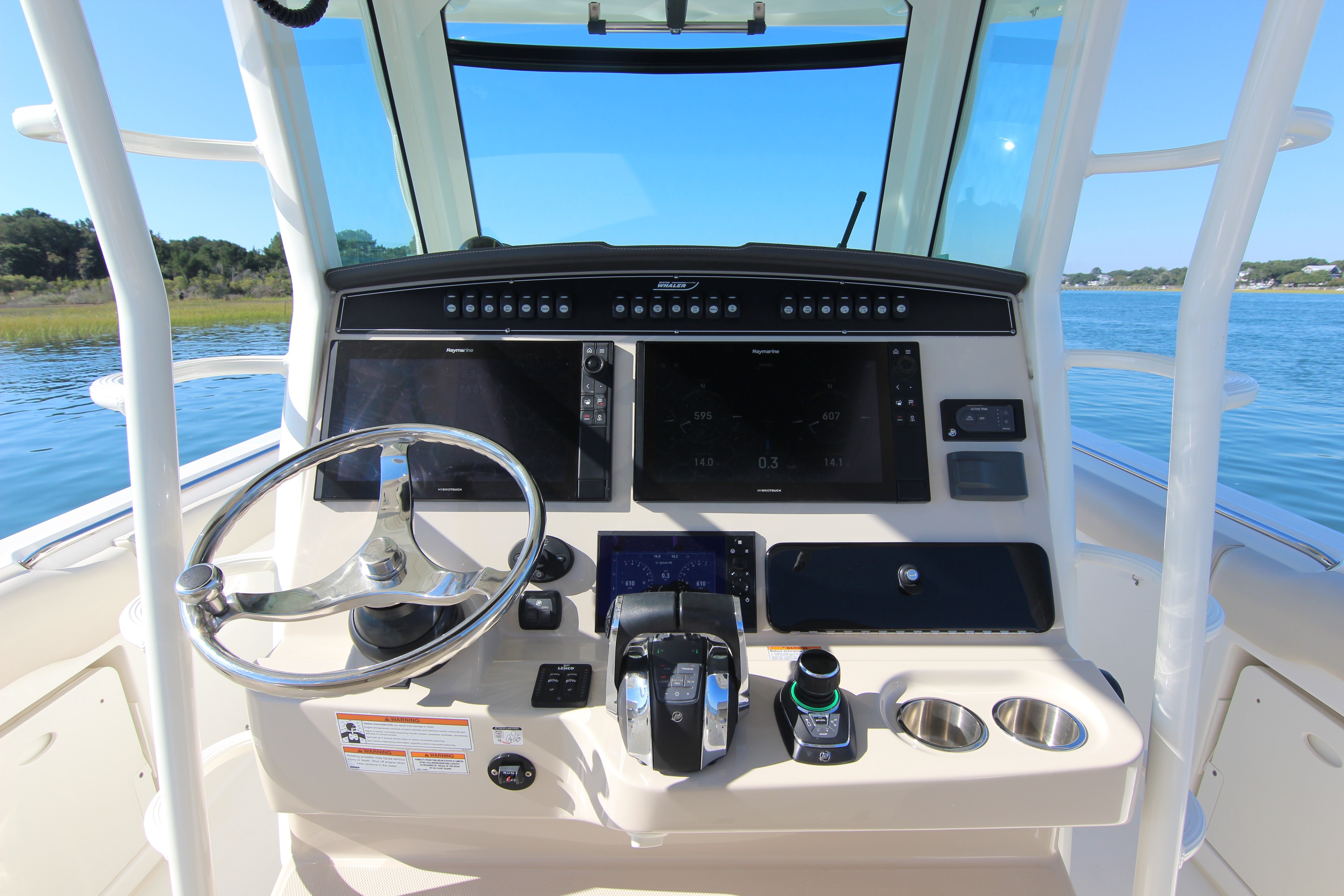 2021 Boston Whaler 330 Outrage - thumbnail 35