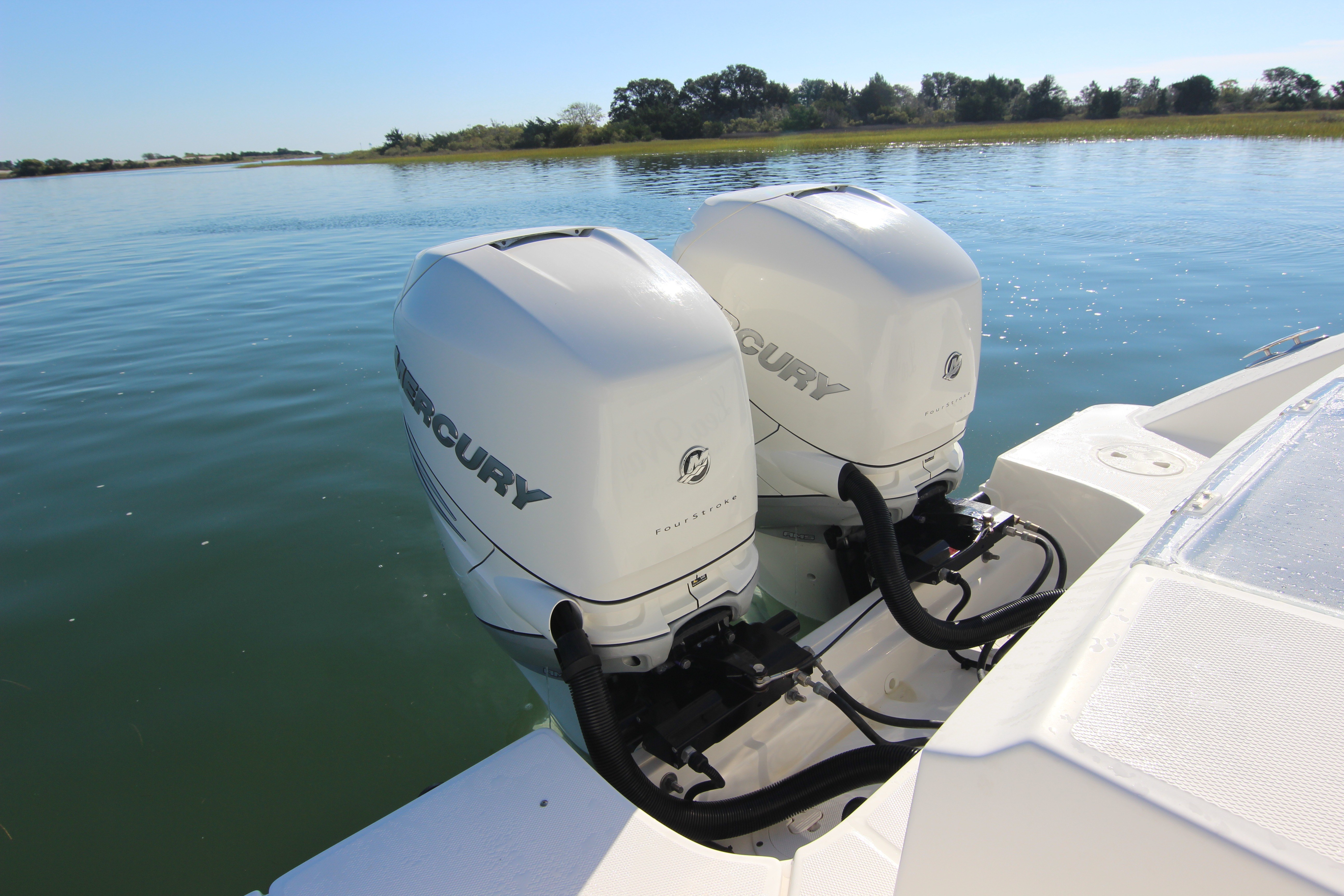 2021 Boston Whaler 330 Outrage - thumbnail 32