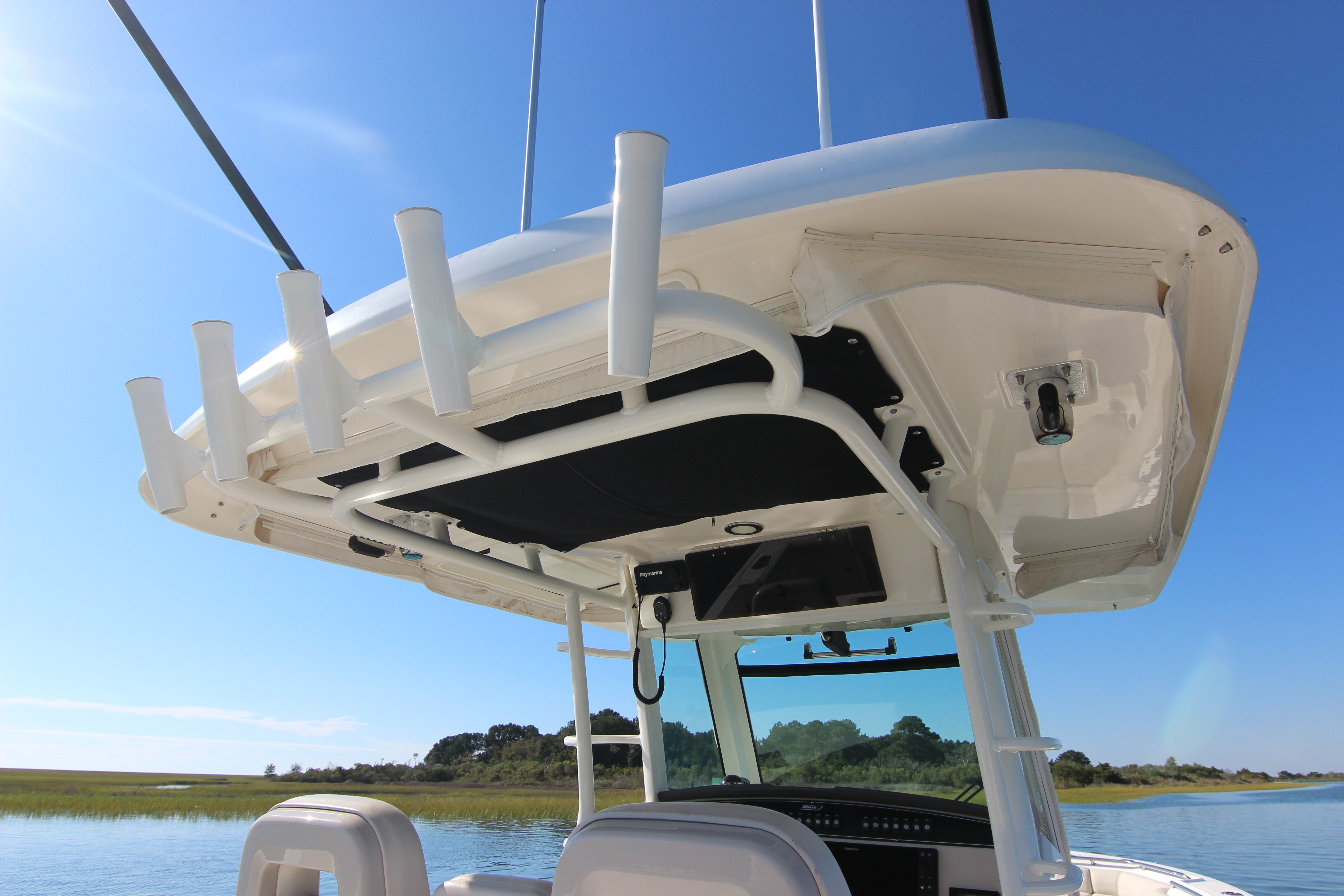 2021 Boston Whaler 330 Outrage - thumbnail 38