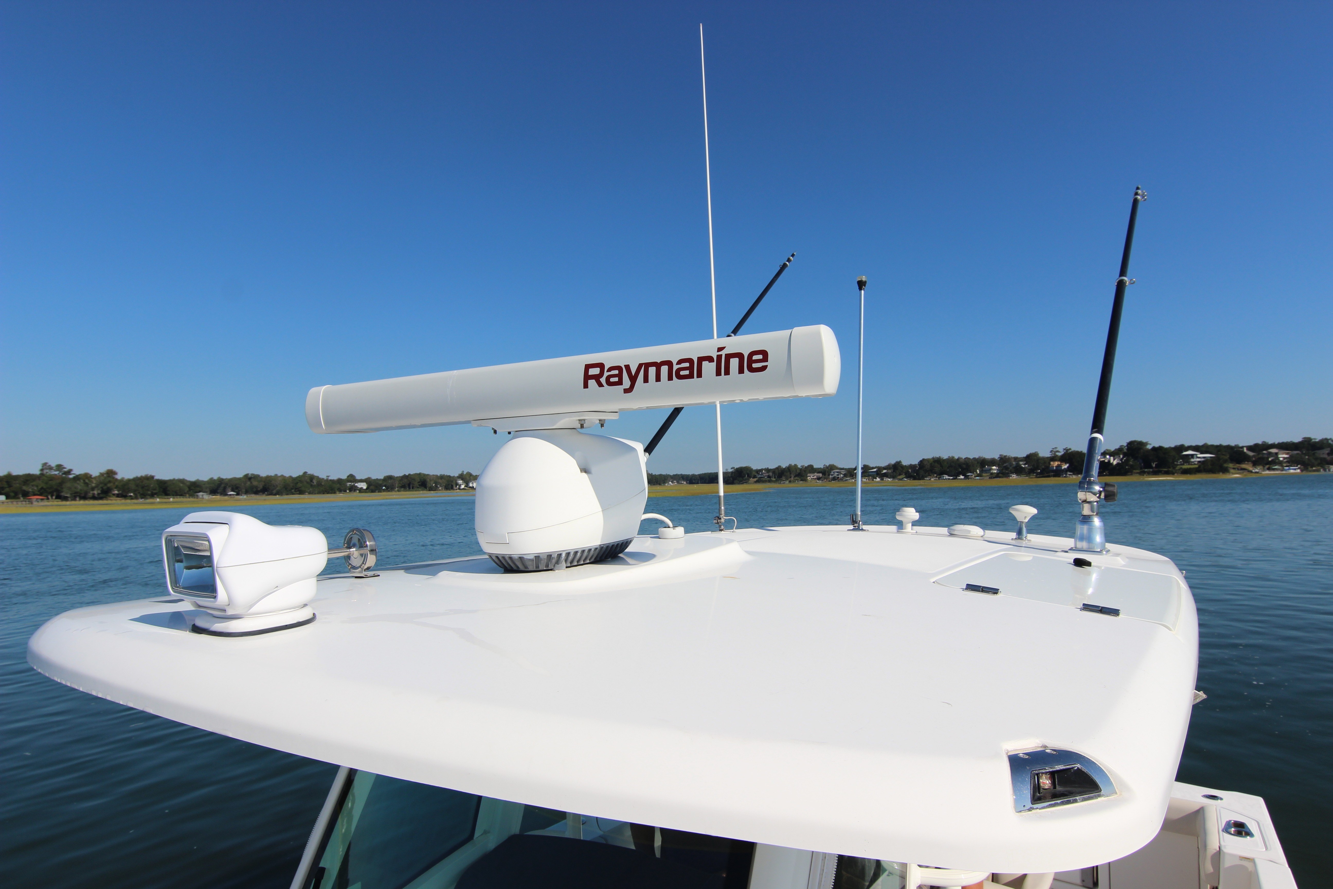 2021 Boston Whaler 330 Outrage - thumbnail 21