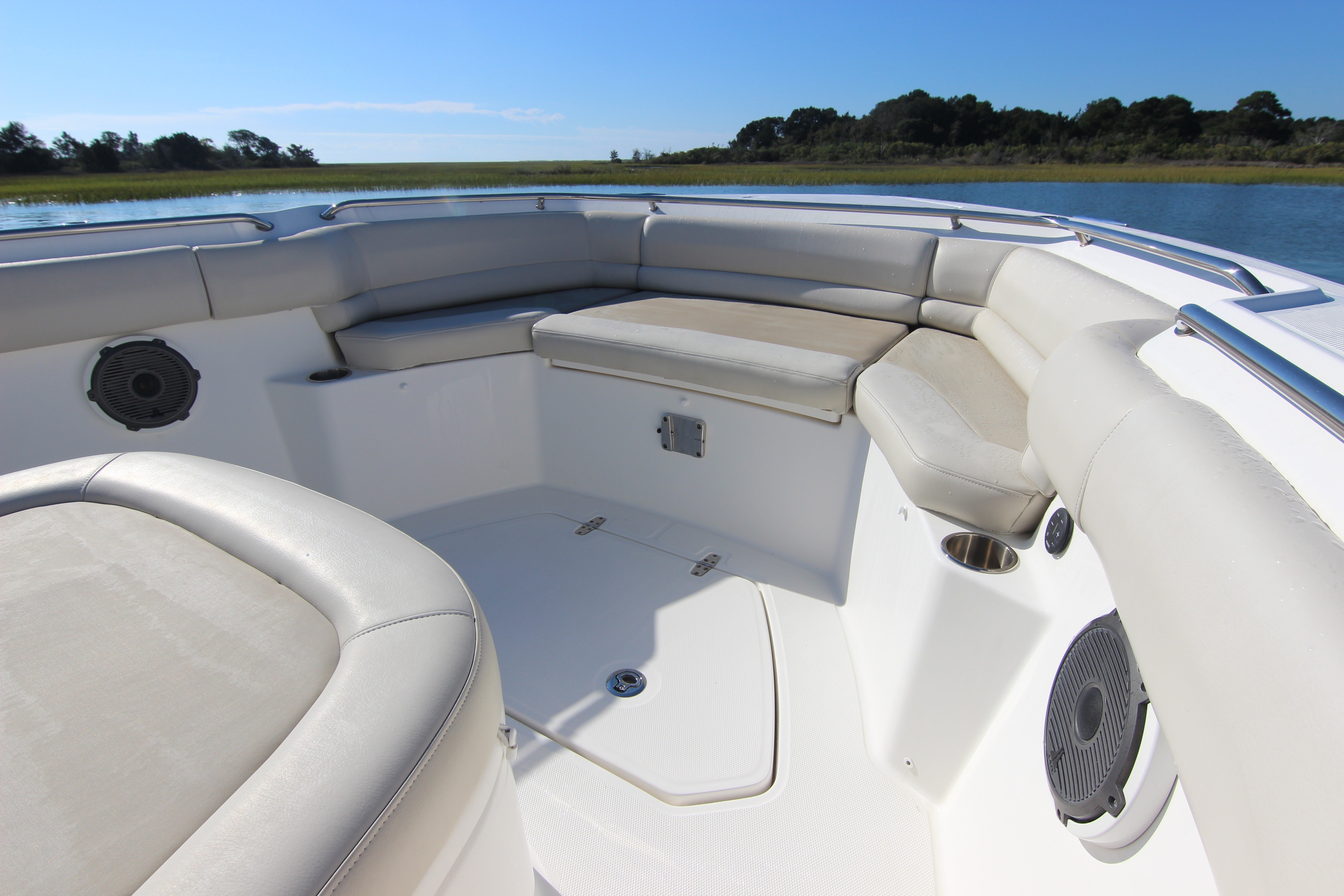 2021 Boston Whaler 330 Outrage - thumbnail 16