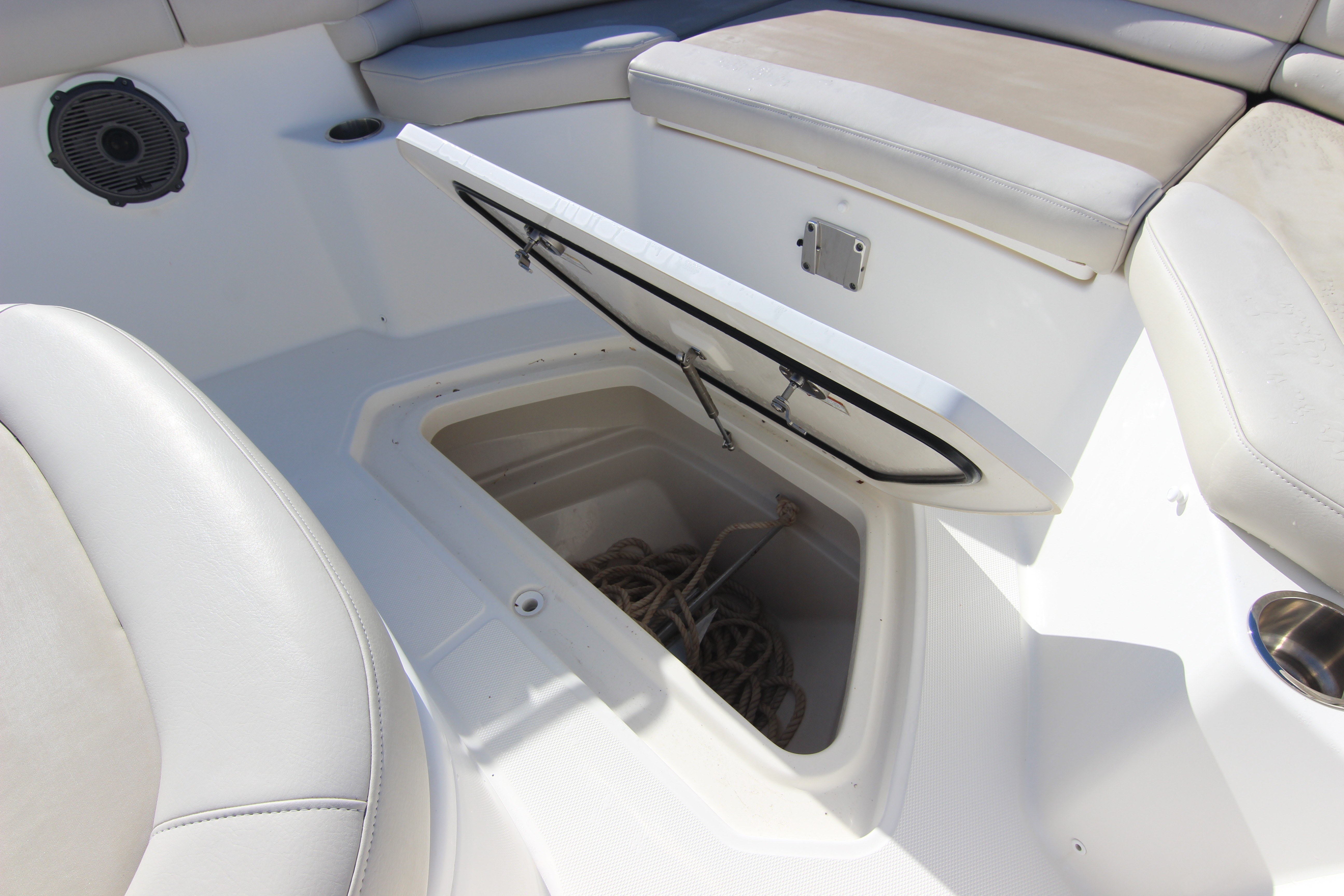 2021 Boston Whaler 330 Outrage - thumbnail 22