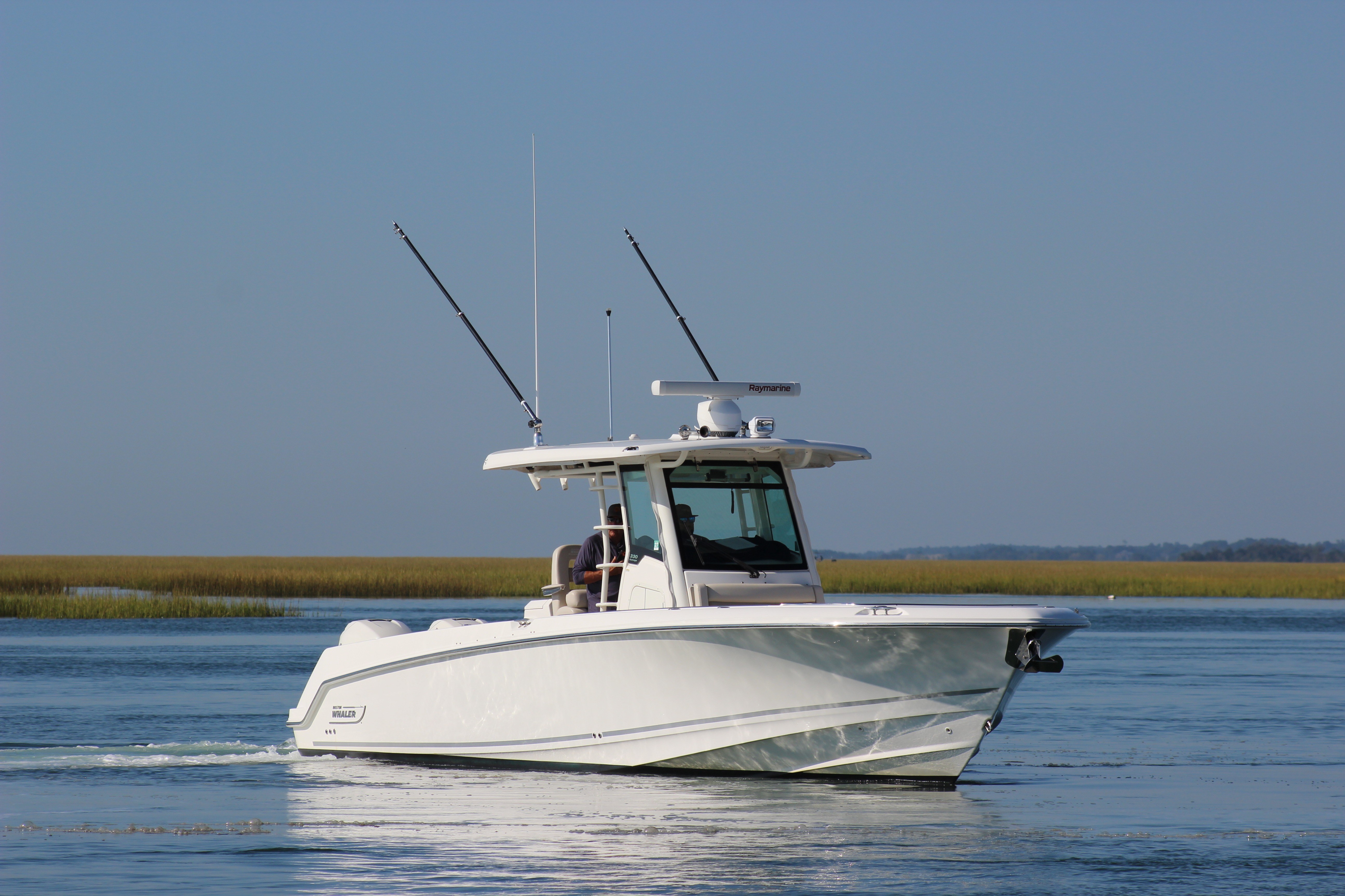 2021 Boston Whaler 330 Outrage - thumbnail 11